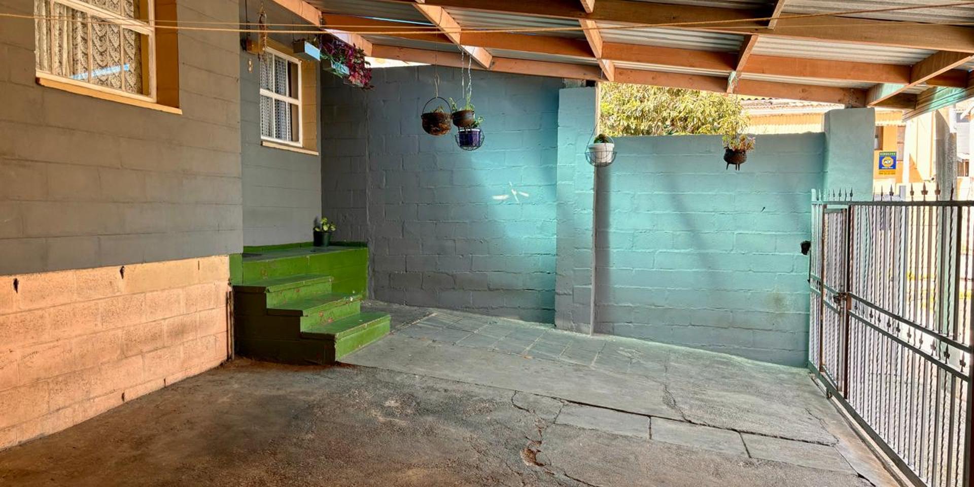 Image 2 of 6