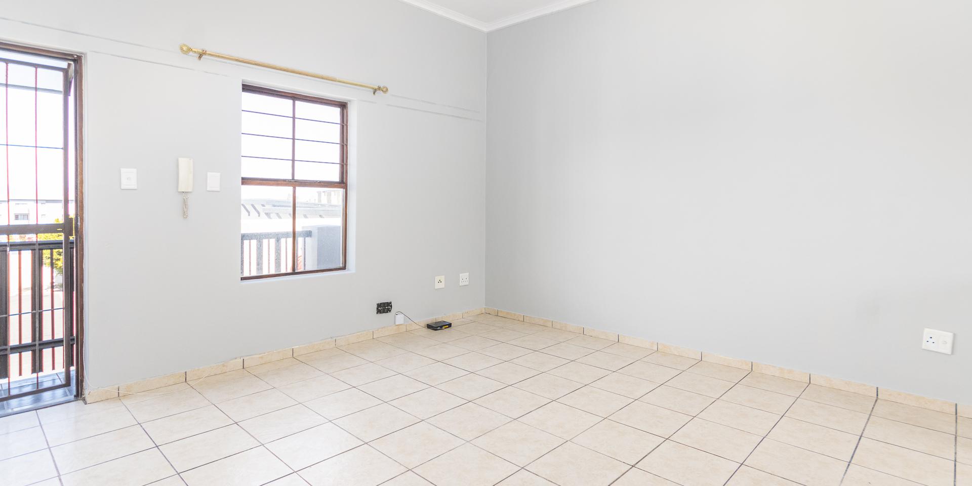 Image 4 of 6