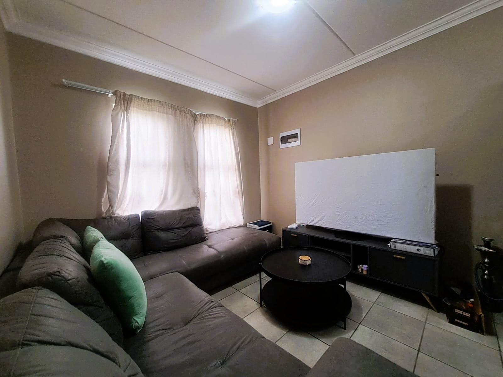 Image 2 of 6