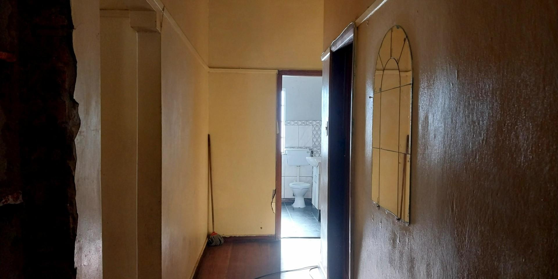 Image 2 of 6