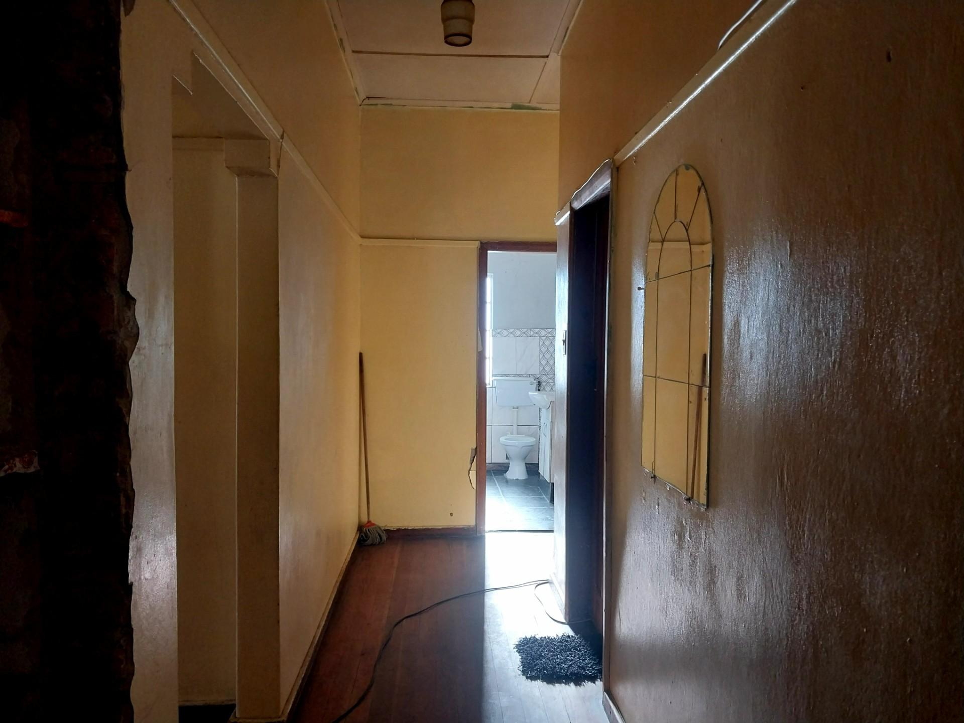Image 2 of 6