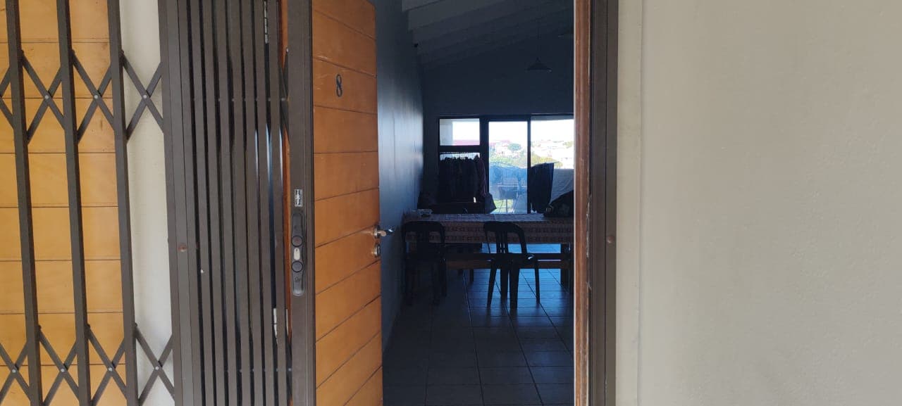 Image 4 of 6