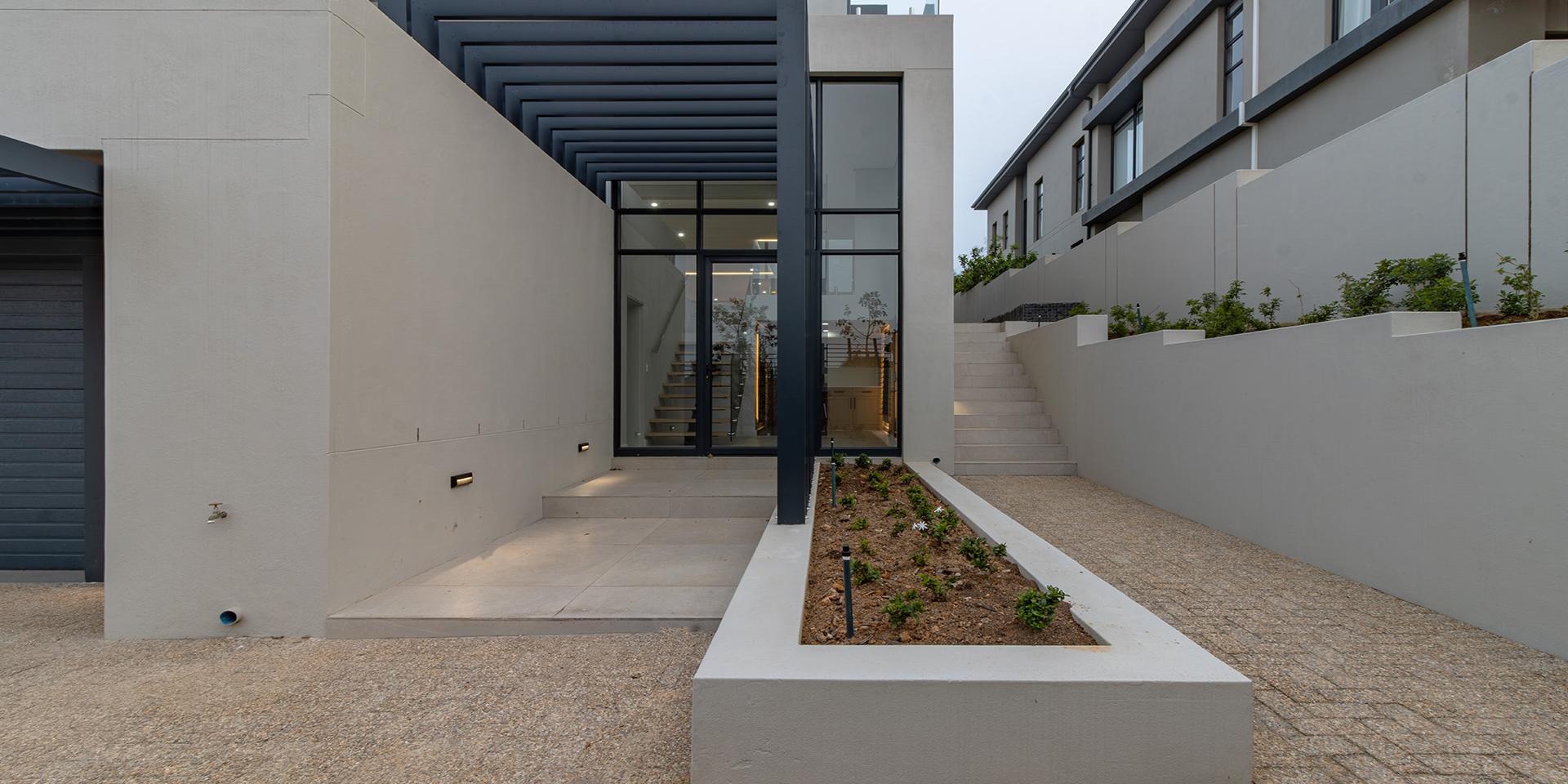 Image 4 of 6