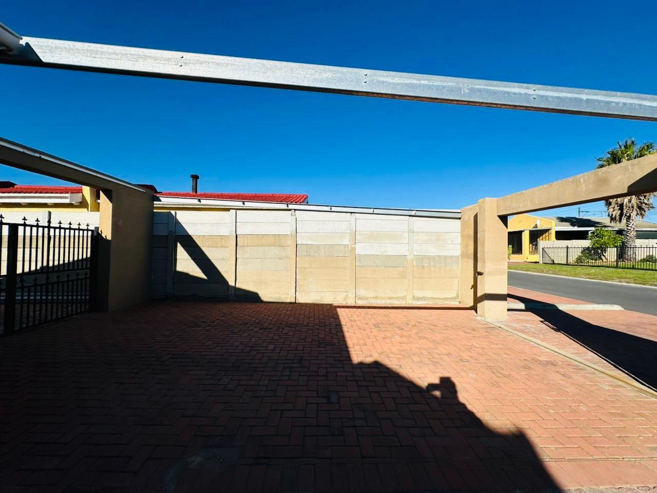 Image 2 of 6