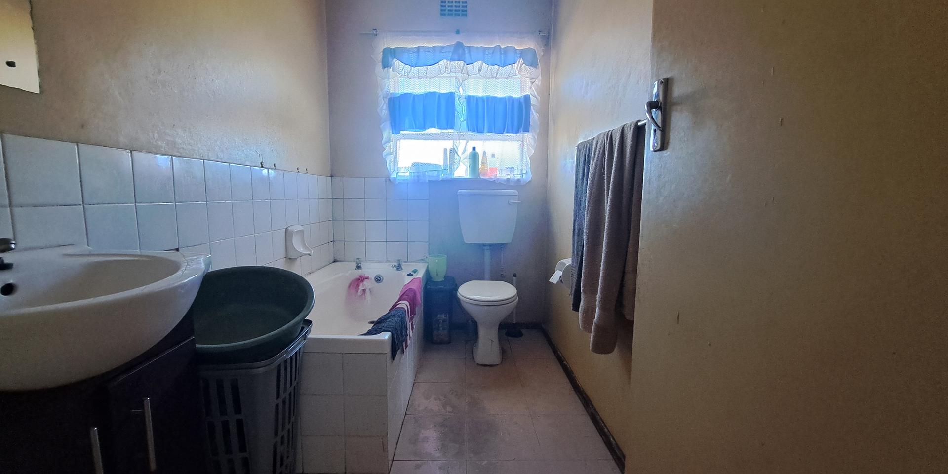 Image 5 of 6