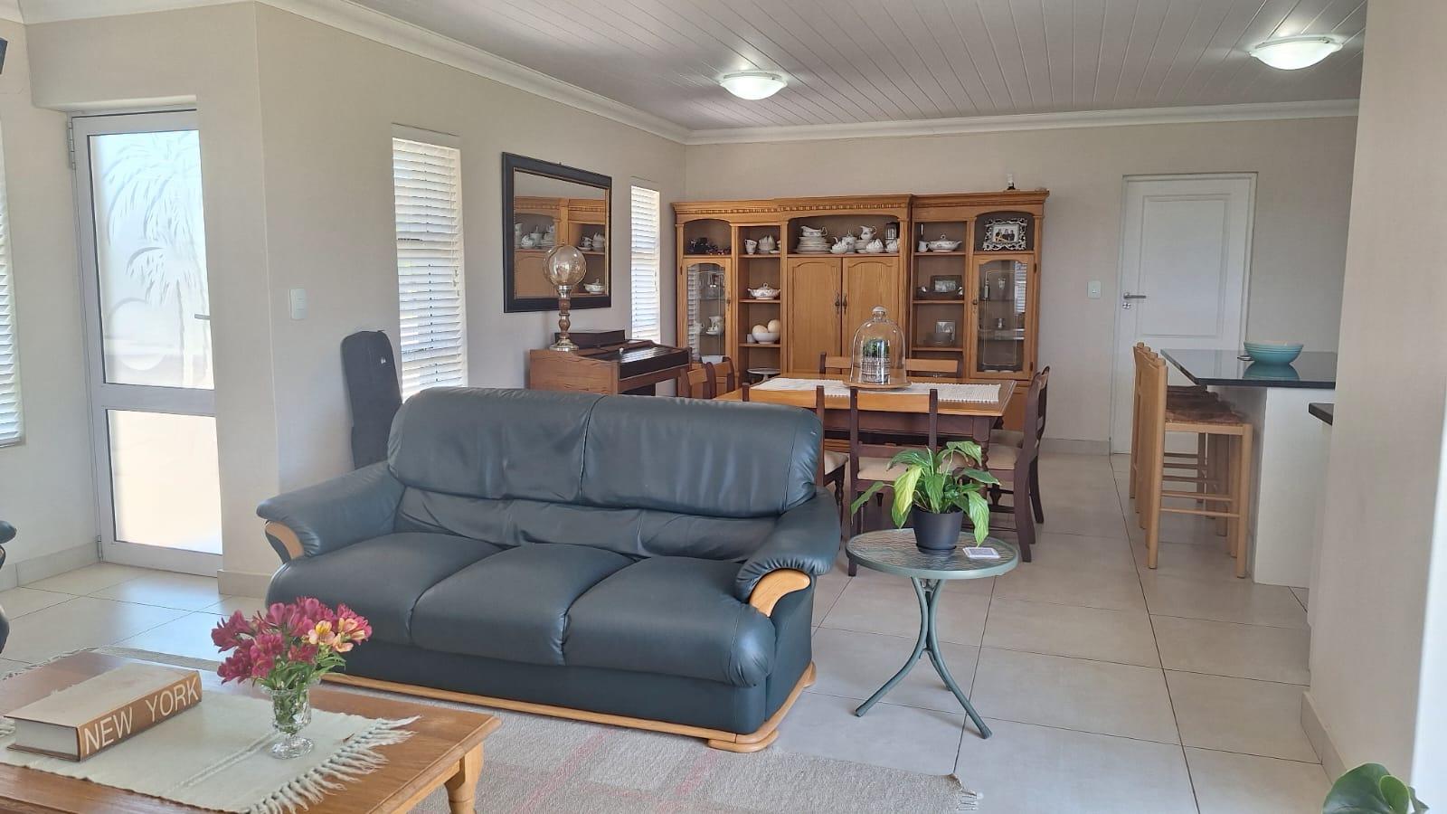 Image 3 of 6