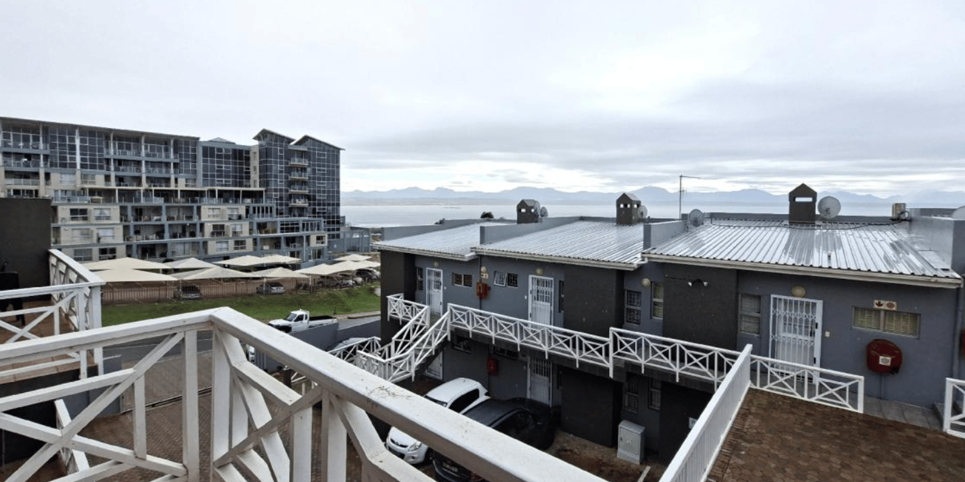 Image 2 of 6