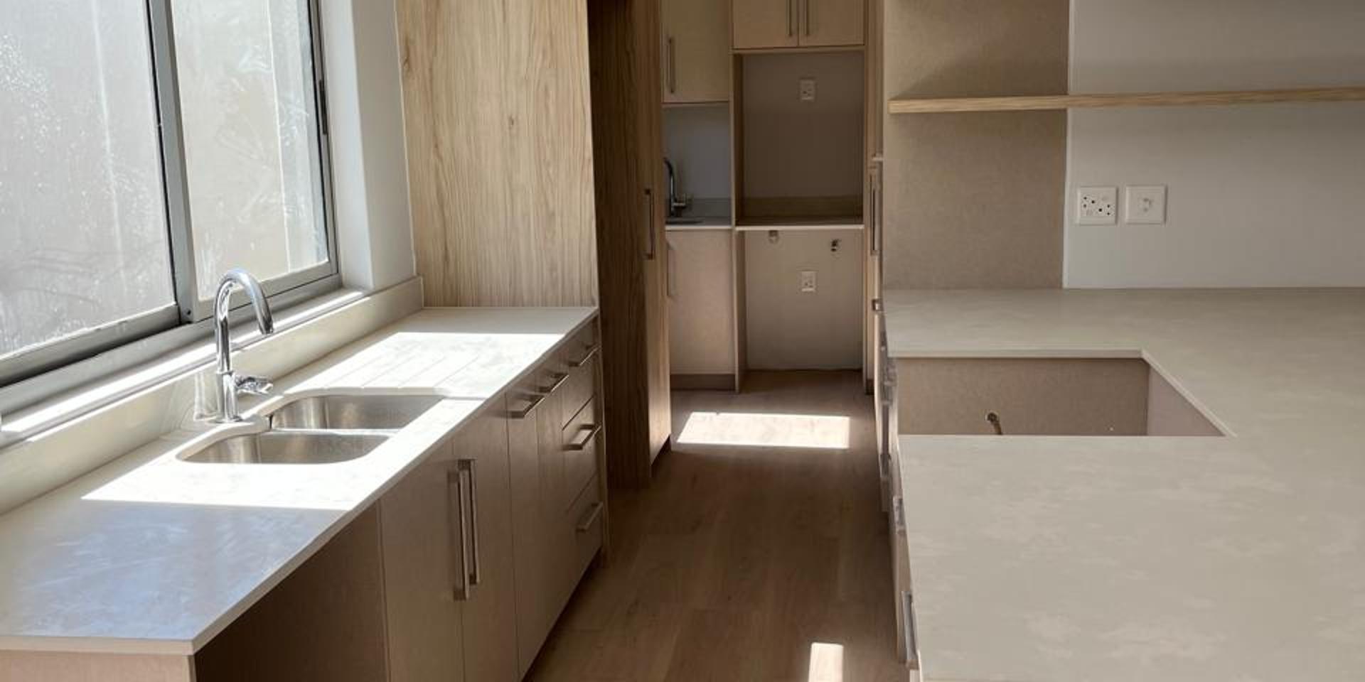 Image 5 of 6