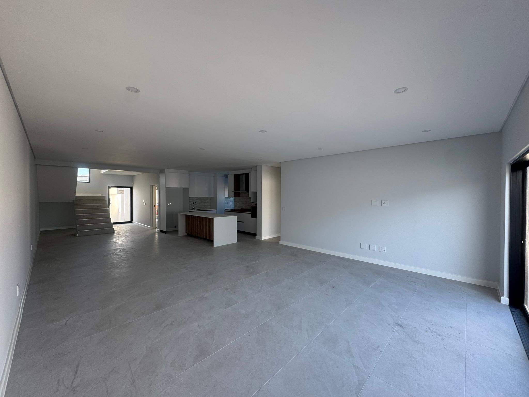 Image 2 of 6