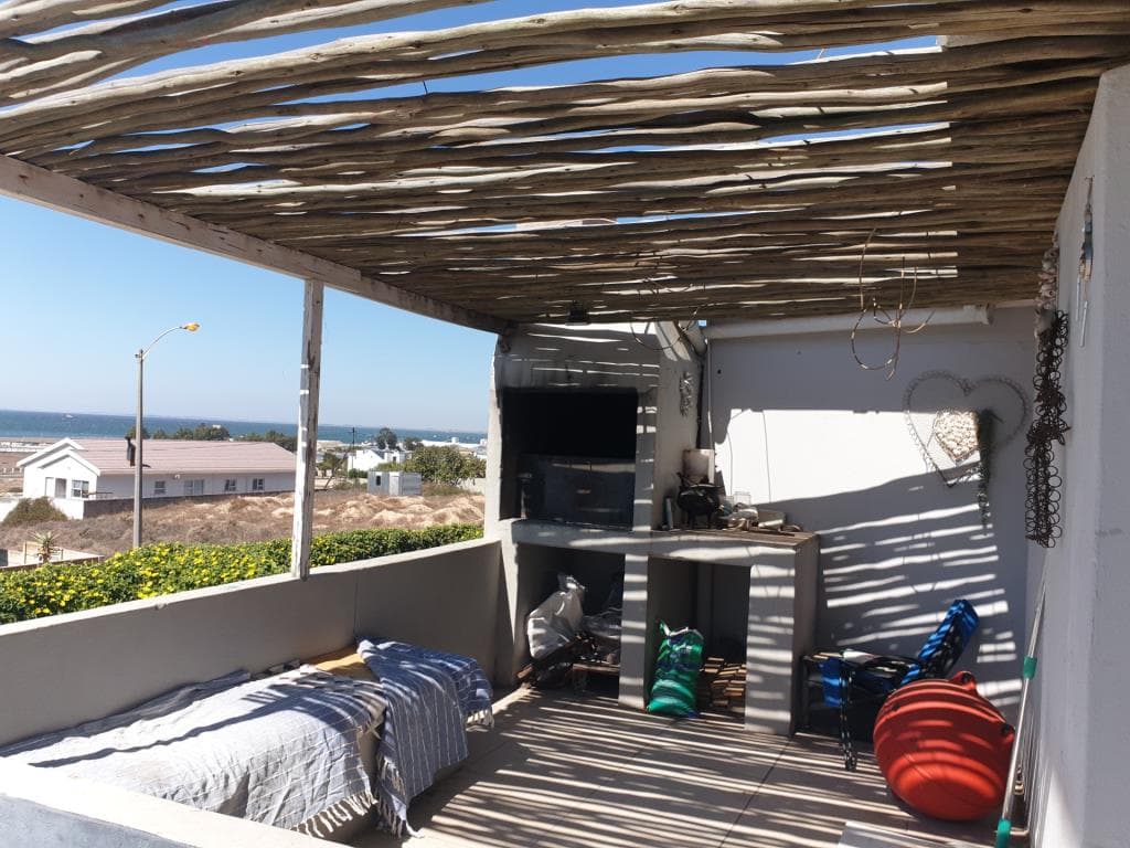 Image 4 of 6