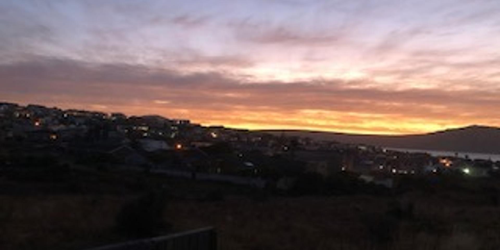 Image 2 of 6