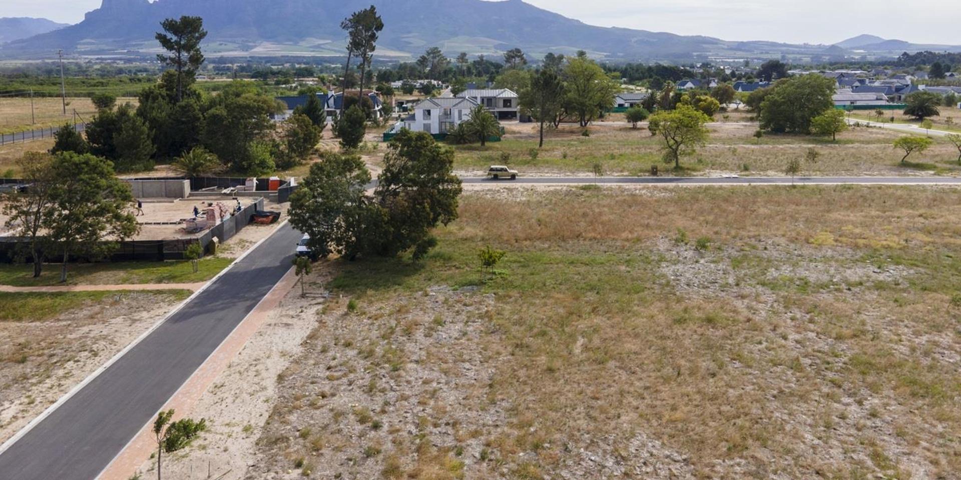 Image 2 of 6