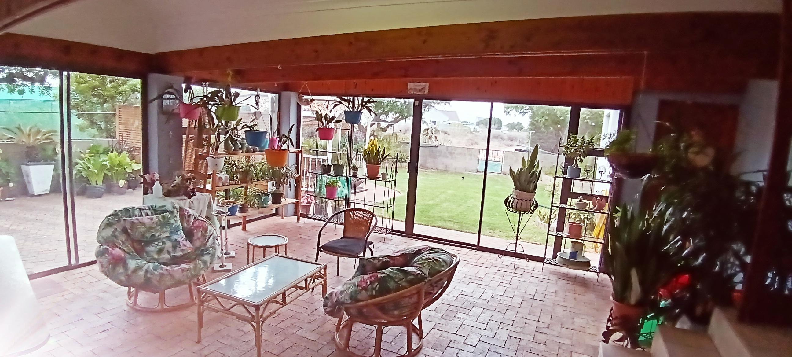 Image 2 of 6
