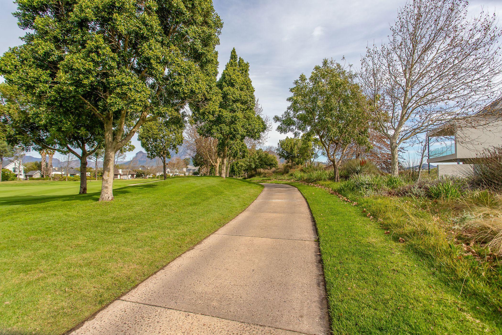 Image 4 of 6