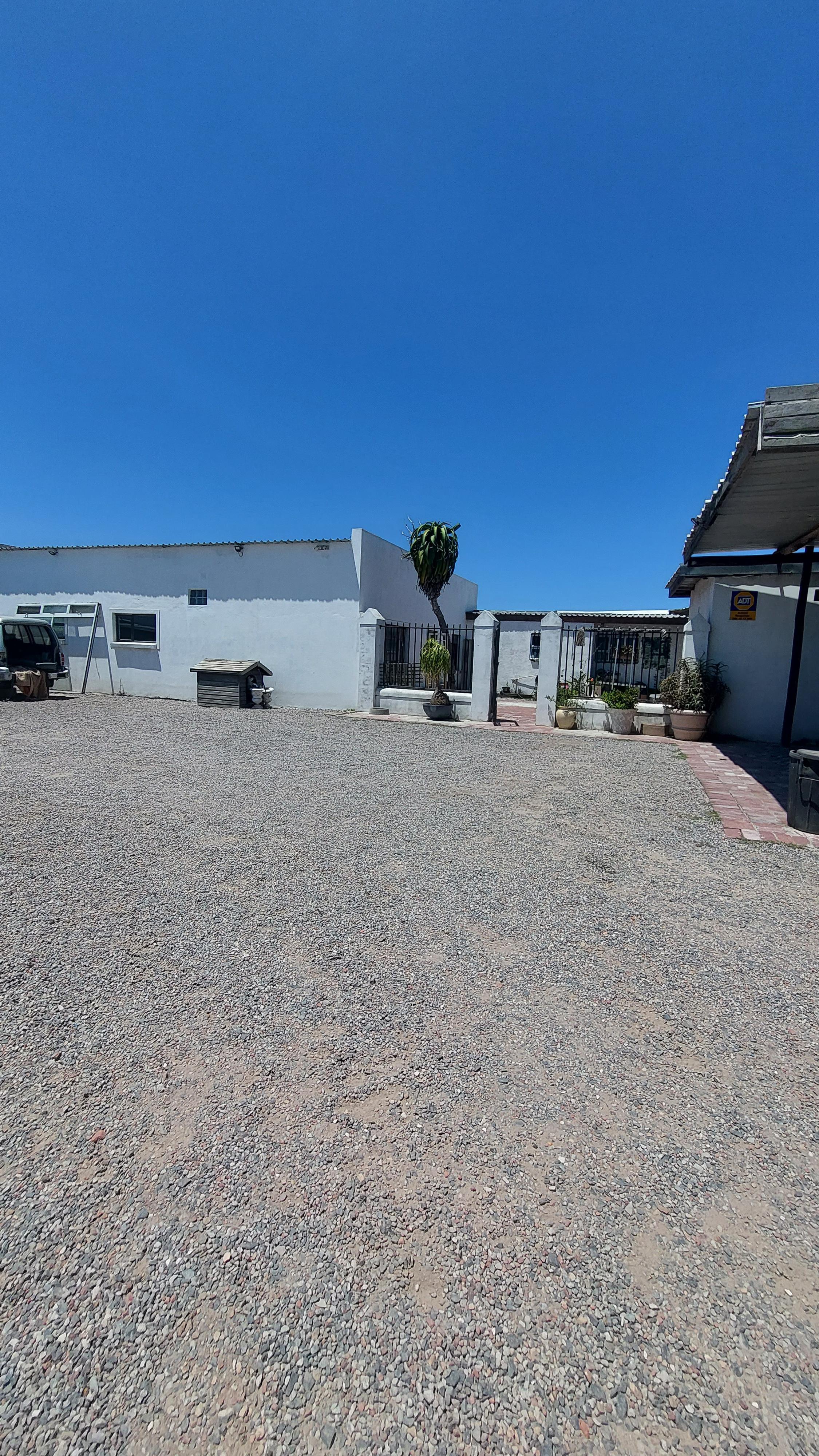 Image 4 of 6