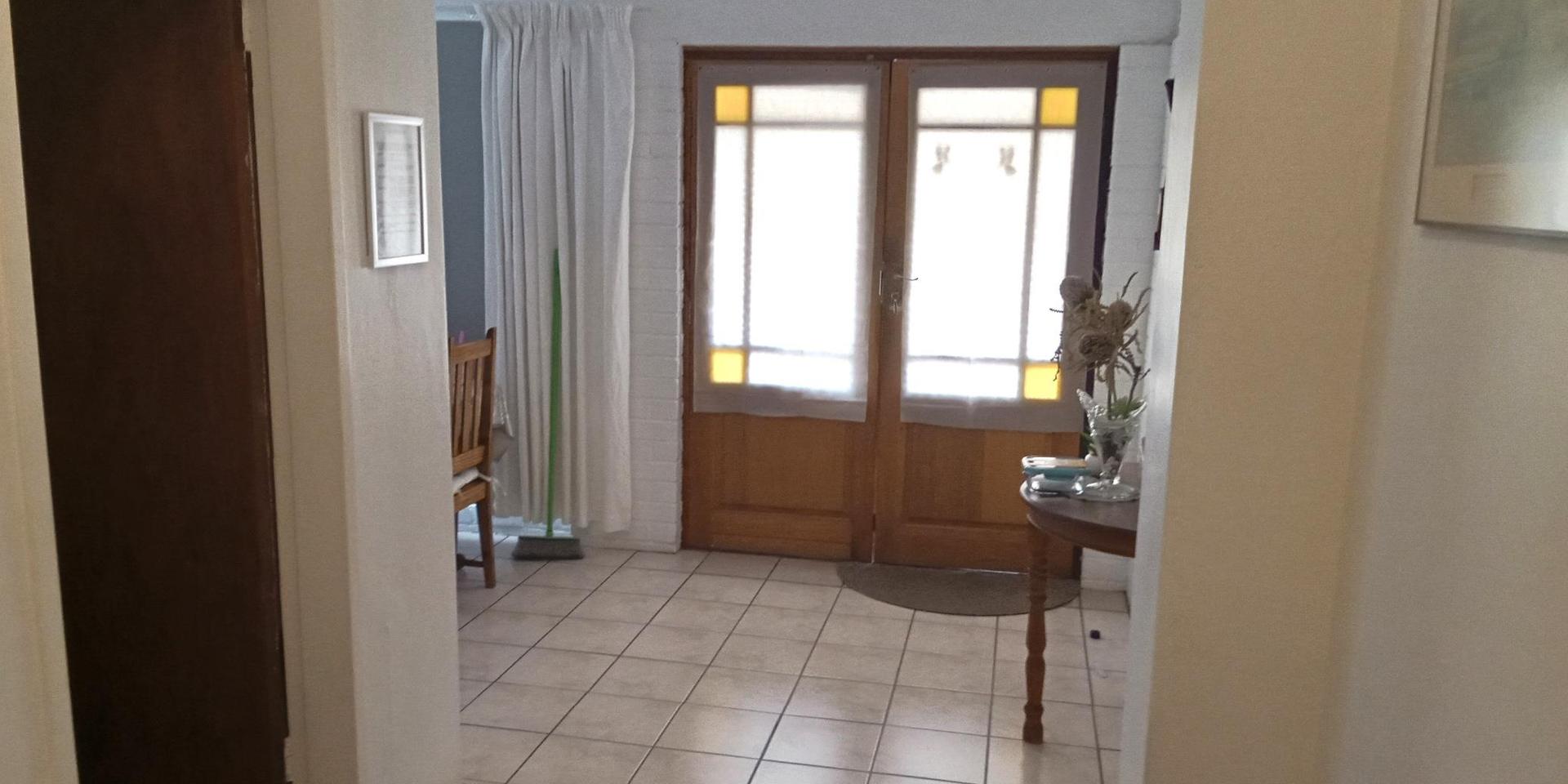 Image 2 of 6