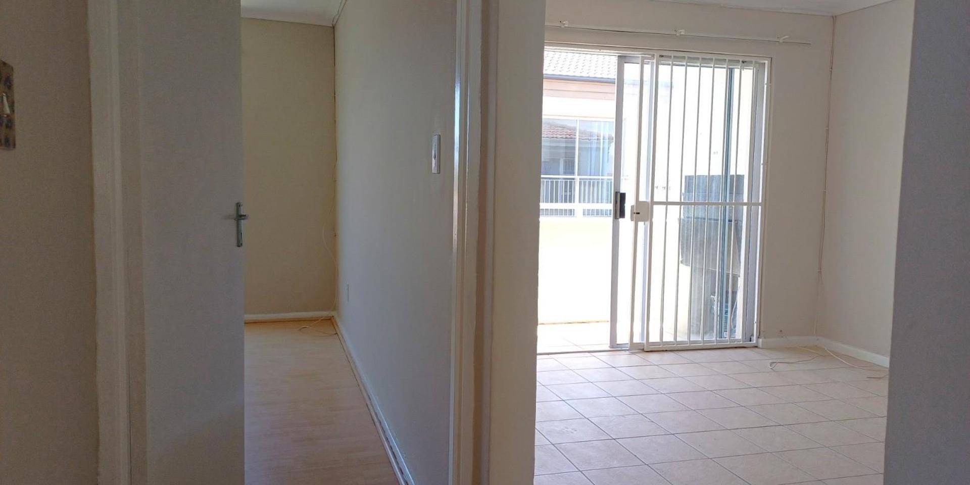 Image 4 of 6