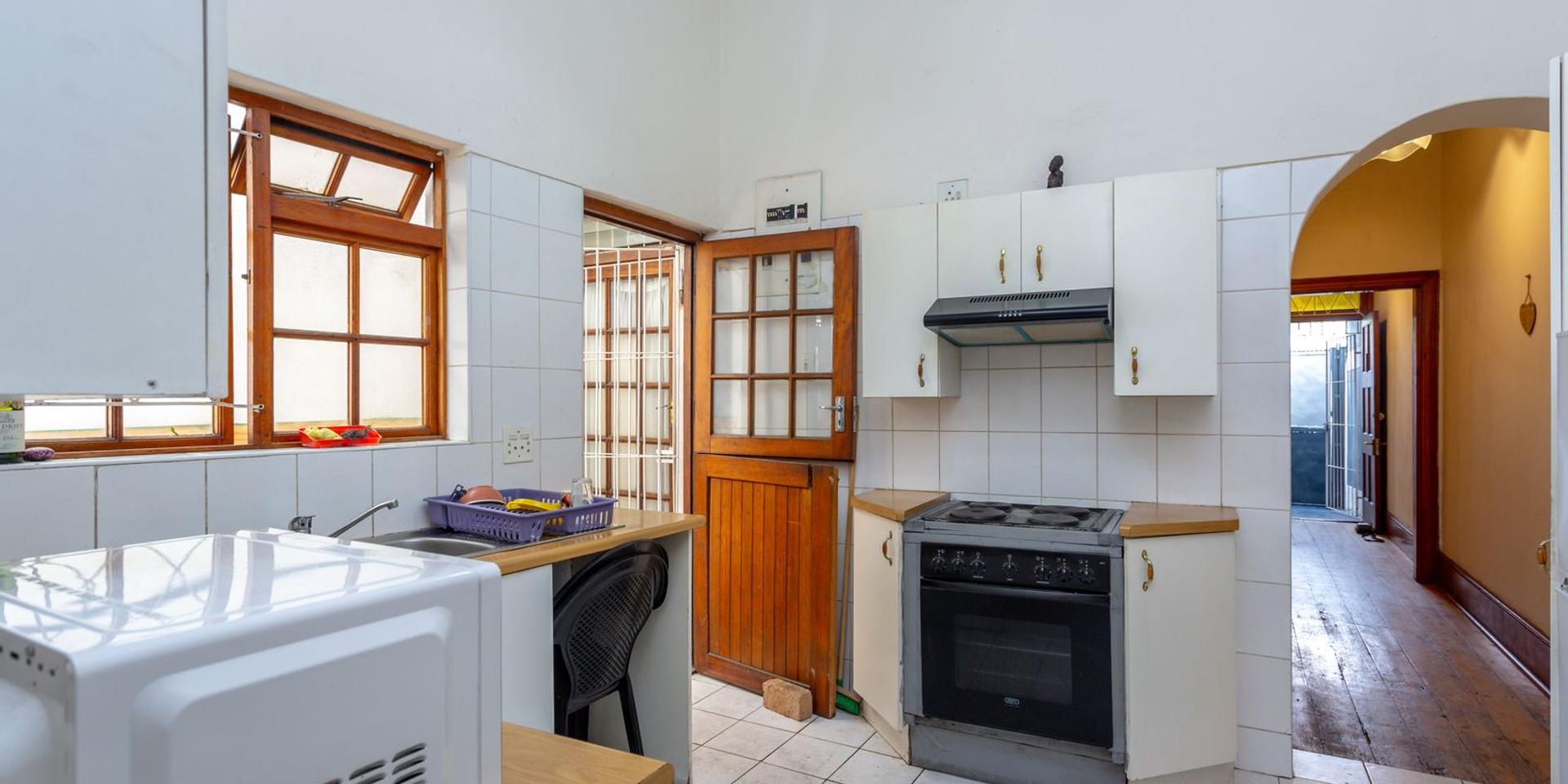 Image 5 of 6