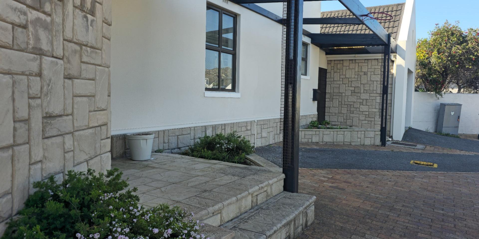 Image 2 of 6
