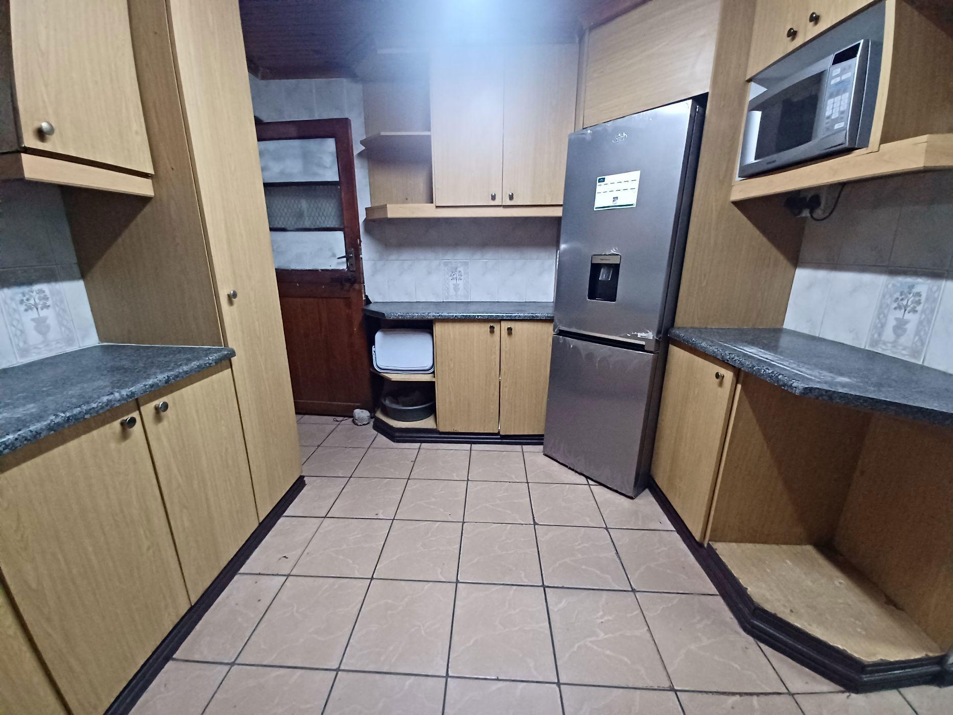 Image 2 of 6
