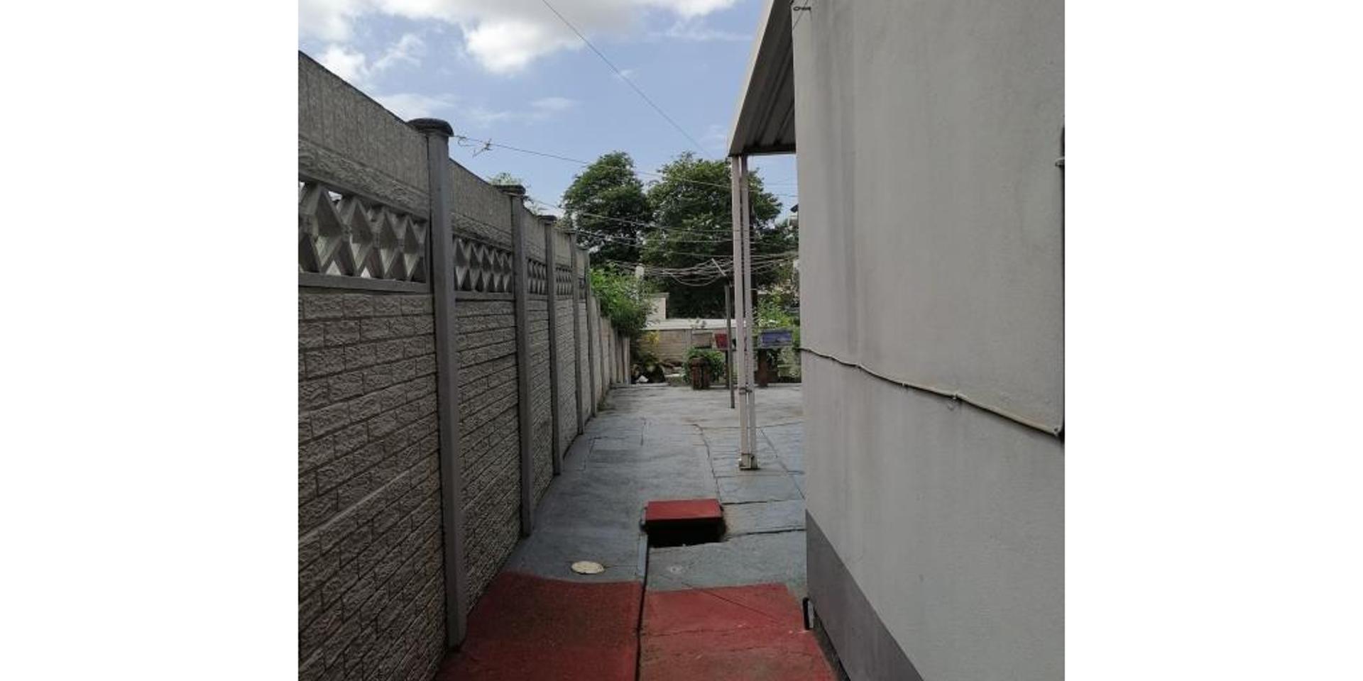 Image 3 of 6