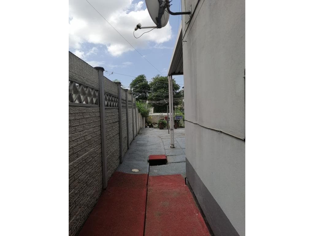 Image 3 of 6