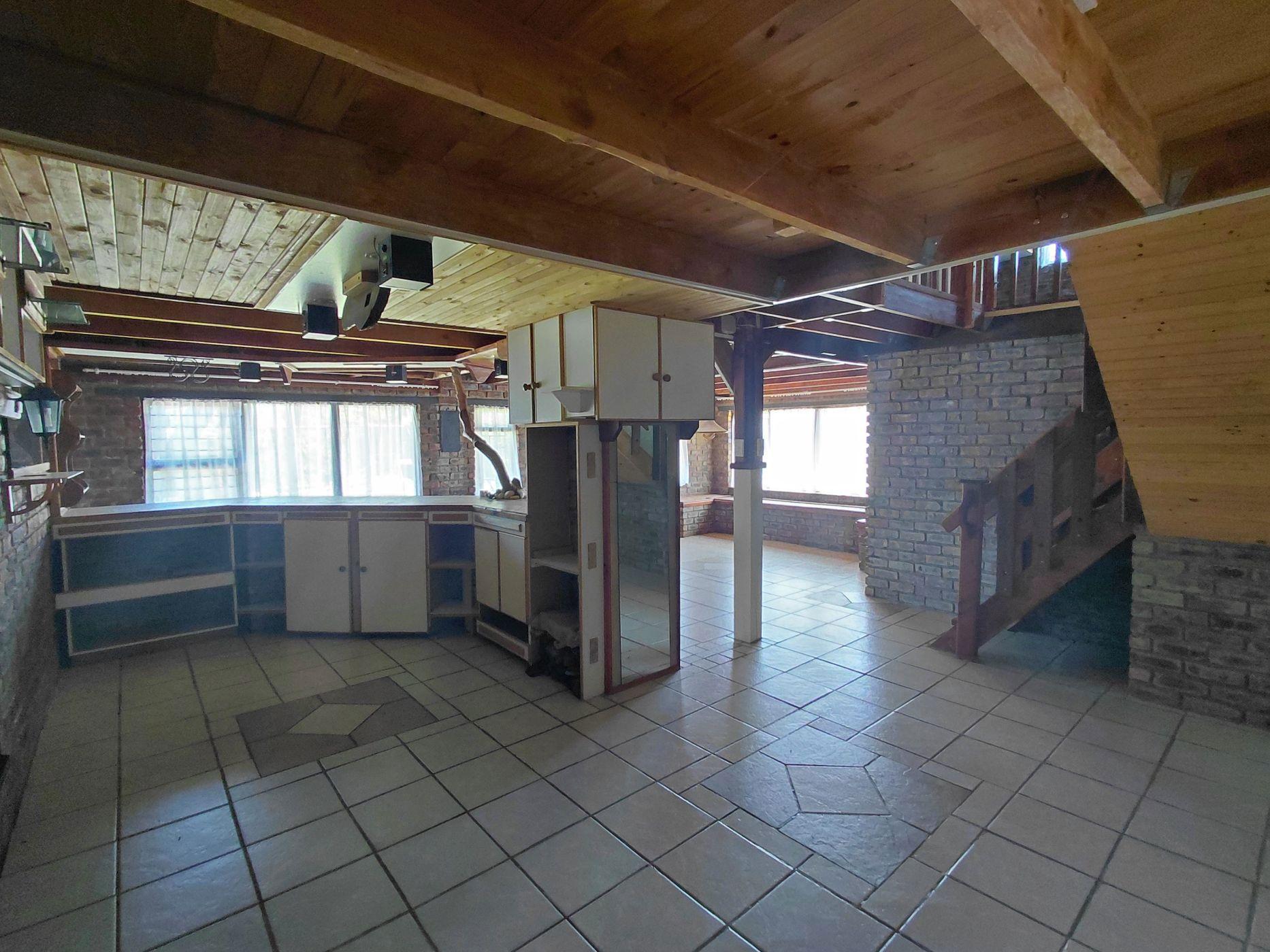 Image 3 of 6