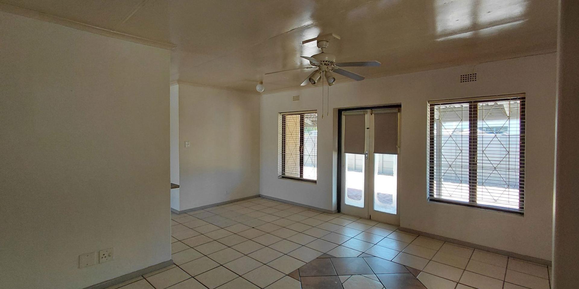 Image 4 of 6