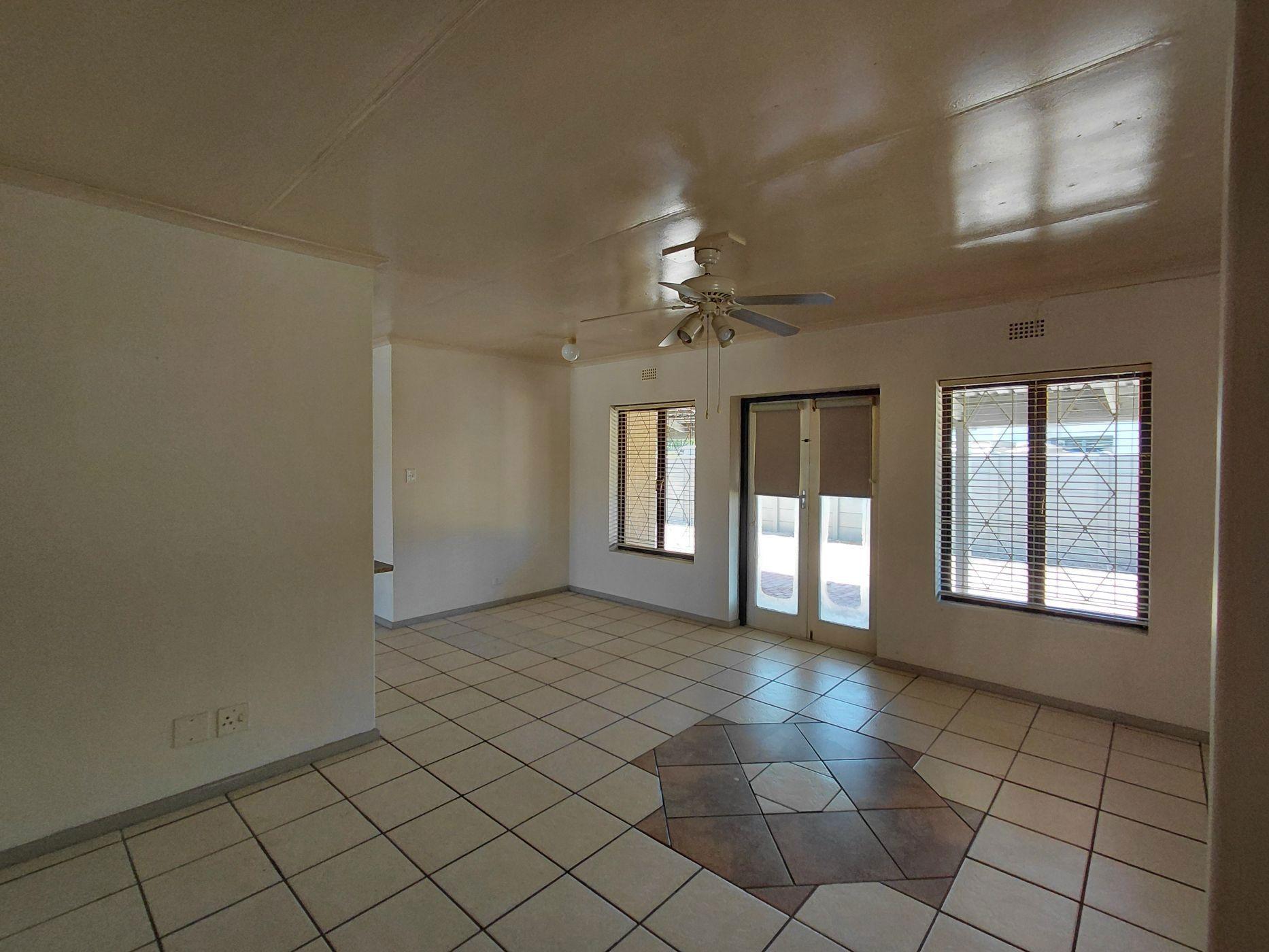 Image 4 of 6
