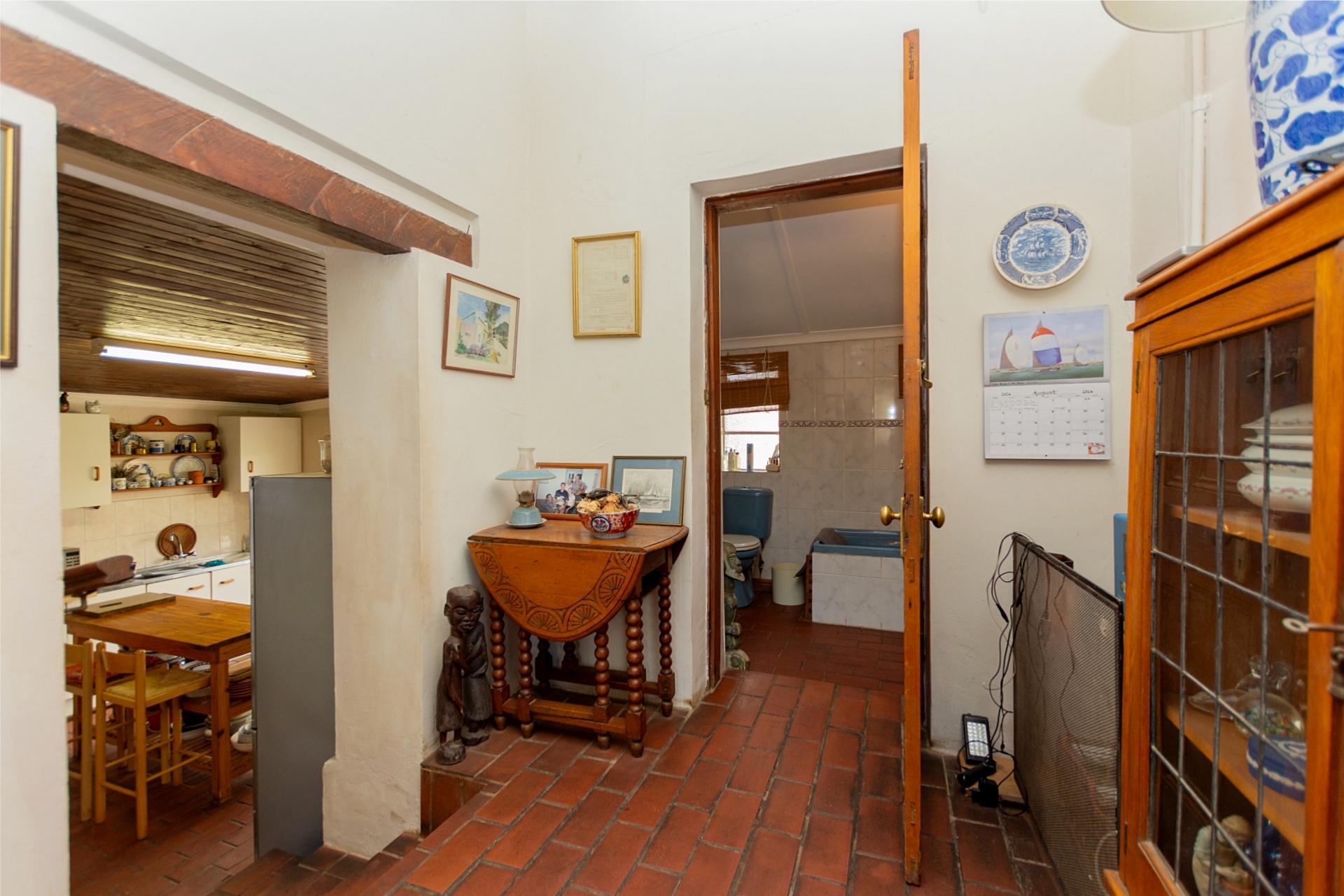 Image 4 of 6