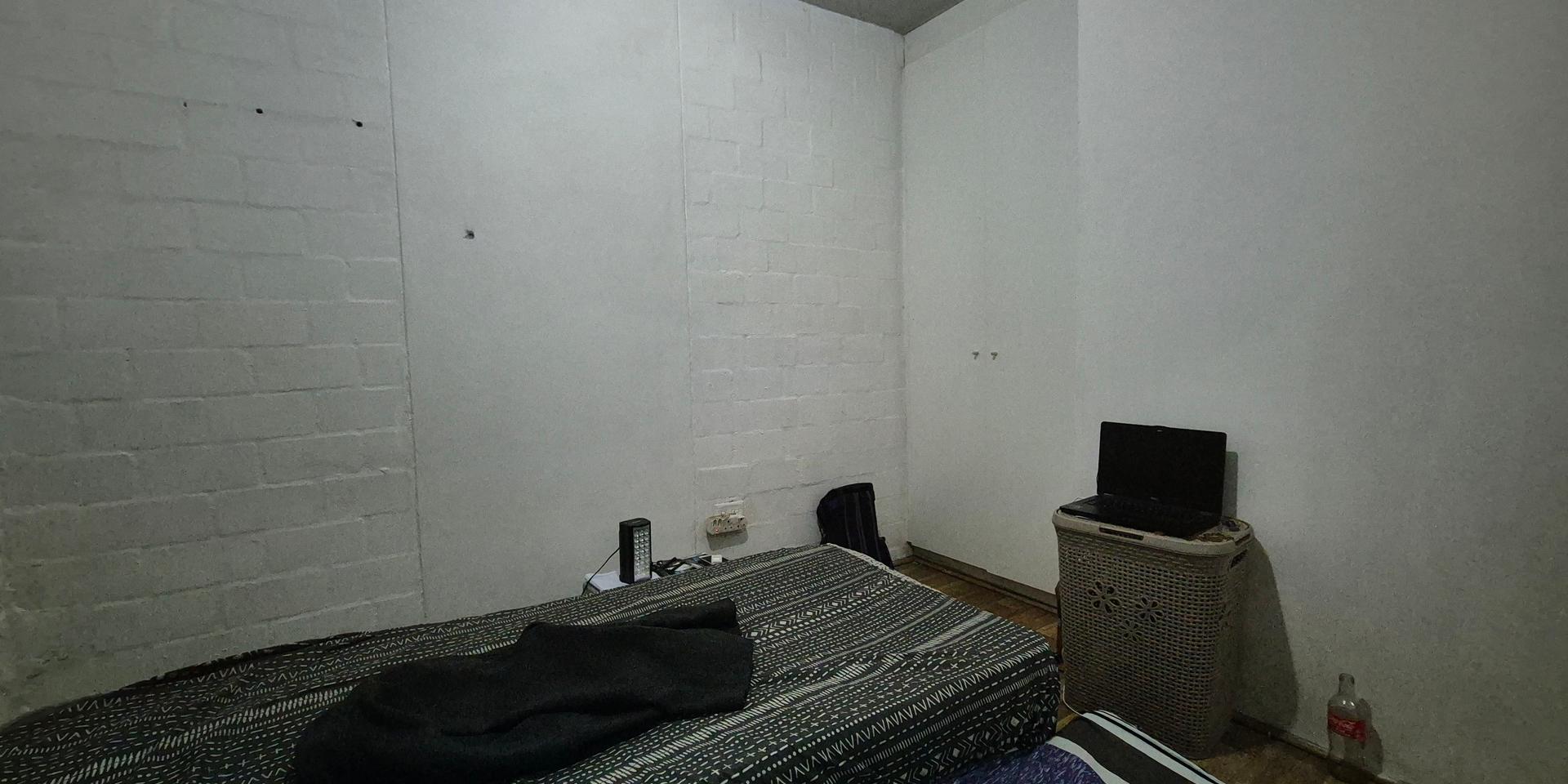 Image 4 of 6
