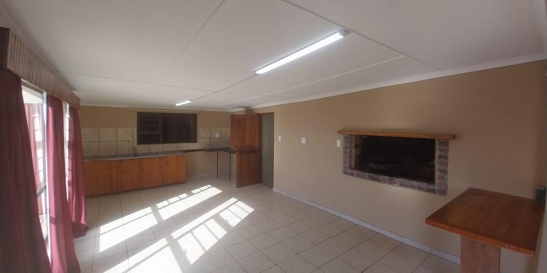 Image 3 of 6