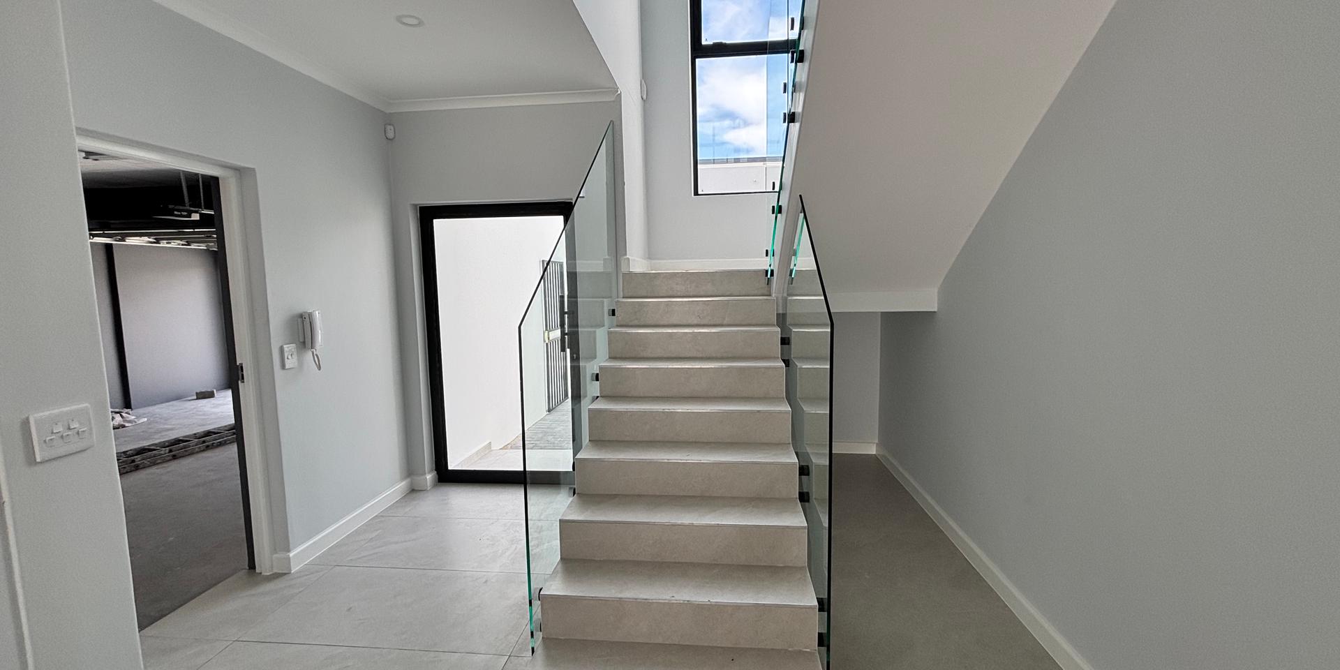 Image 4 of 6