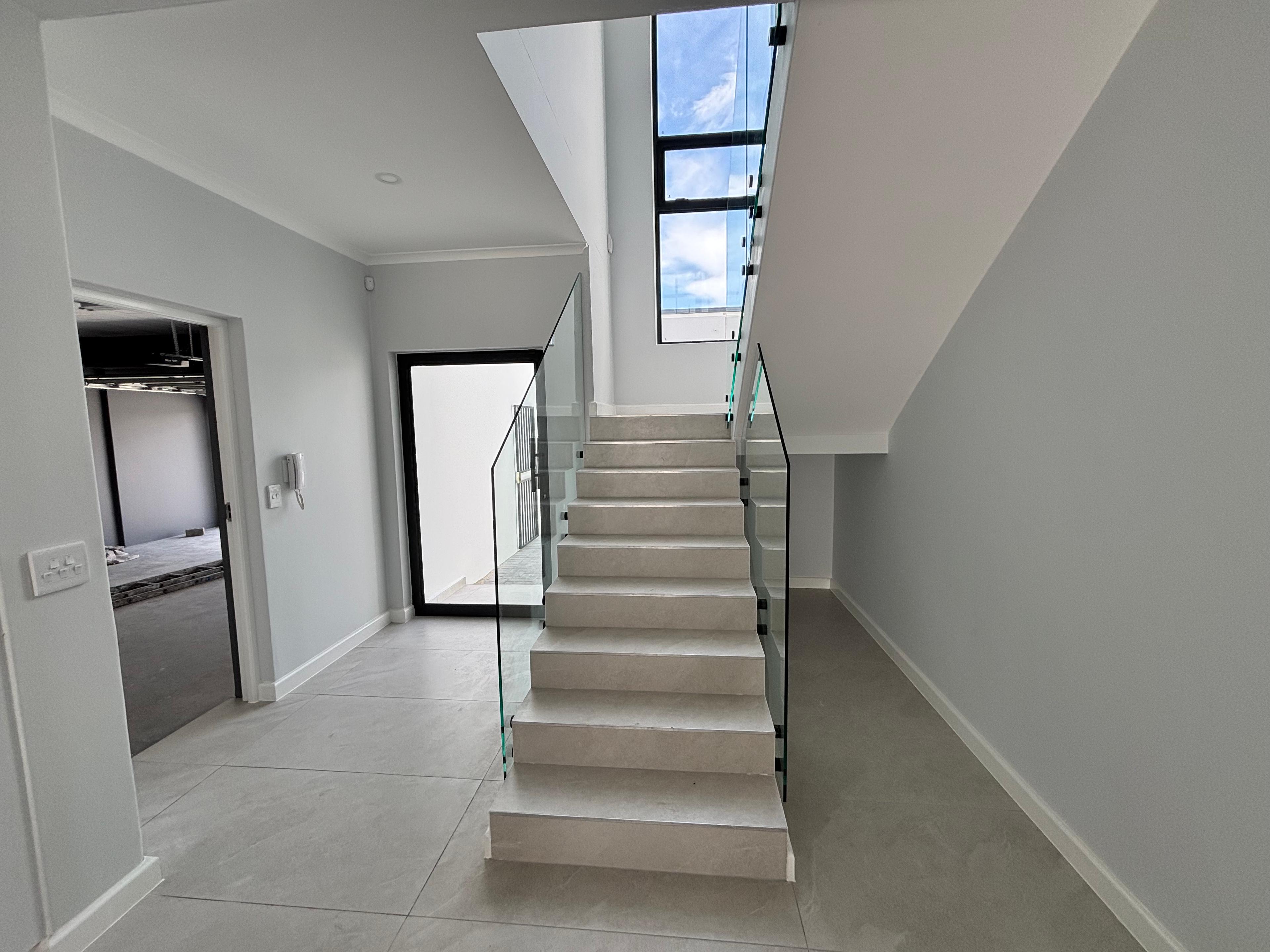 Image 4 of 6