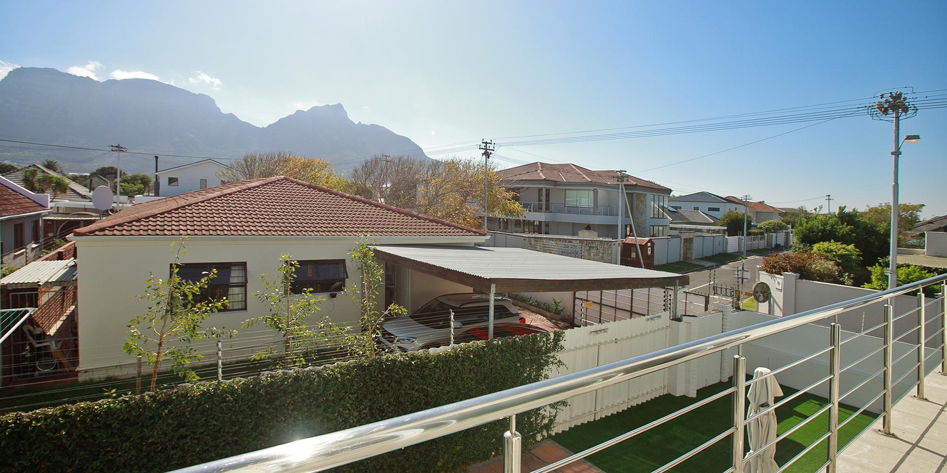 Image 4 of 6