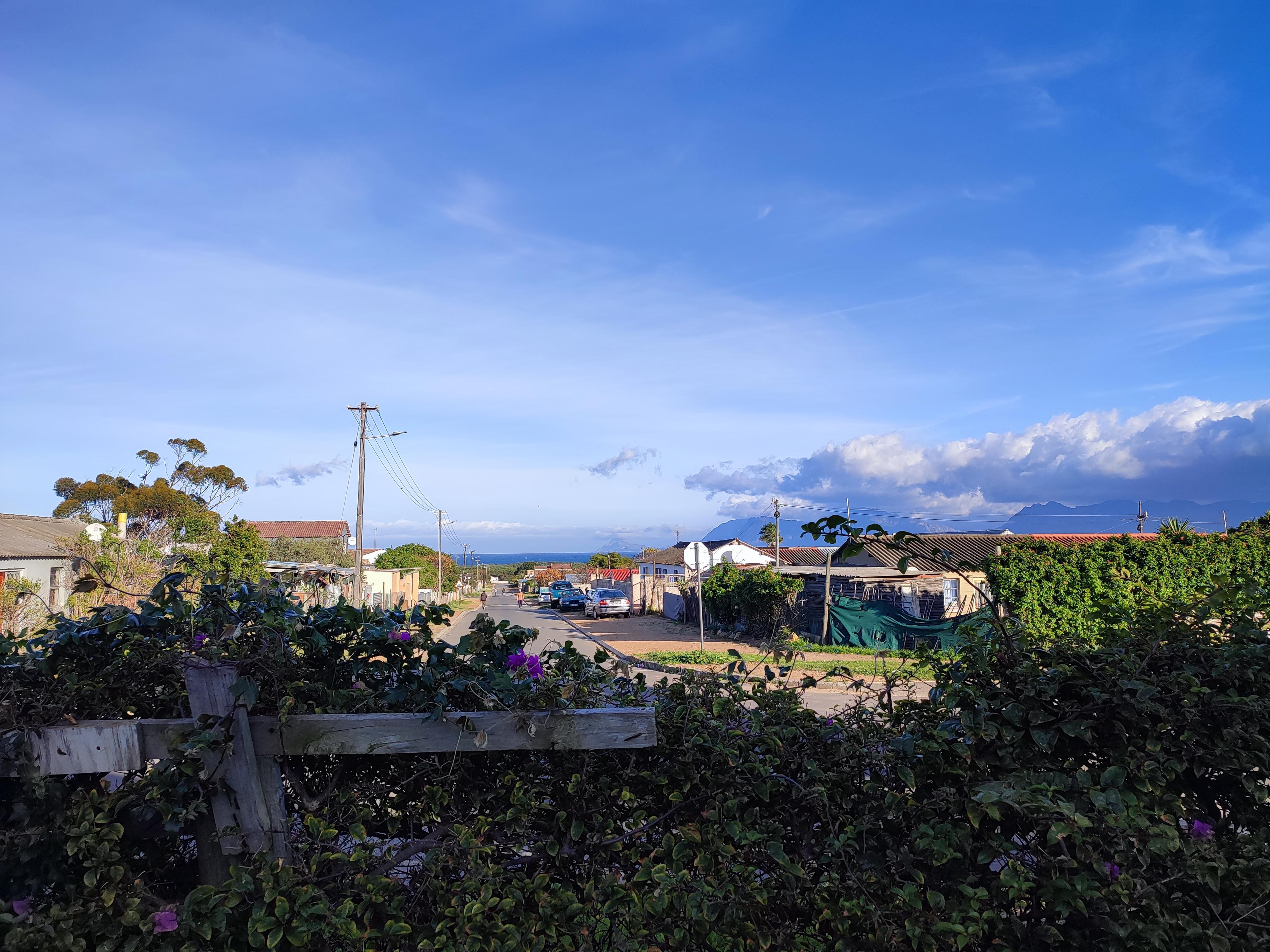 Image 2 of 6