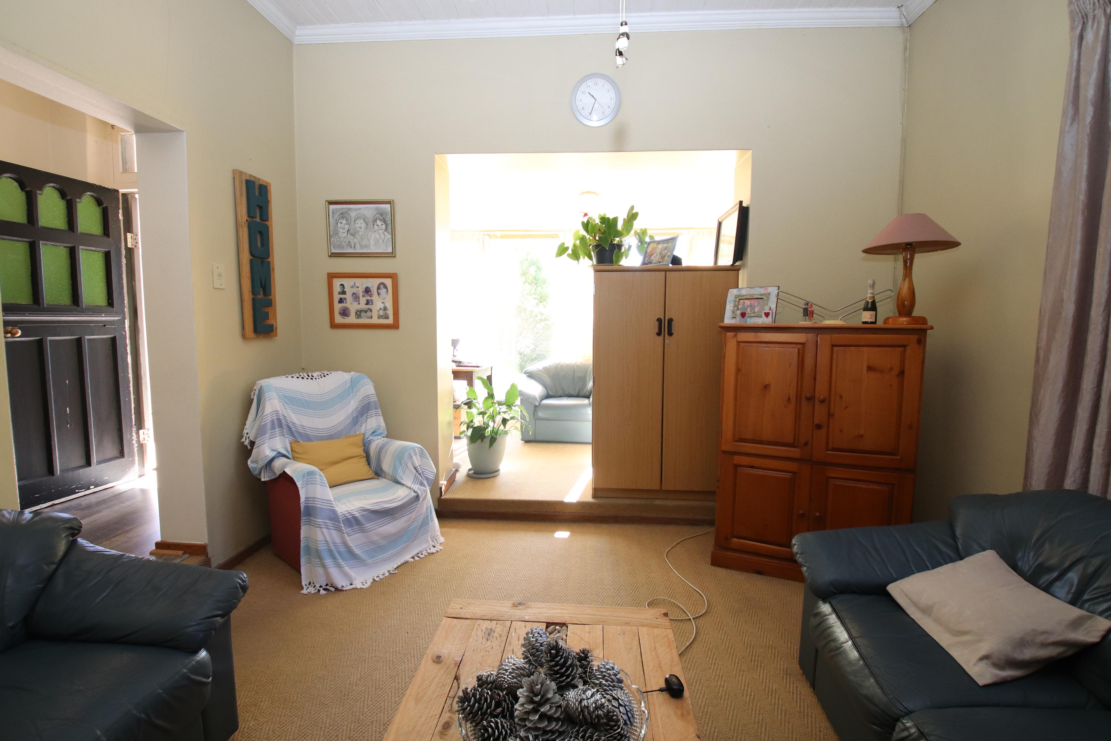 Image 4 of 6