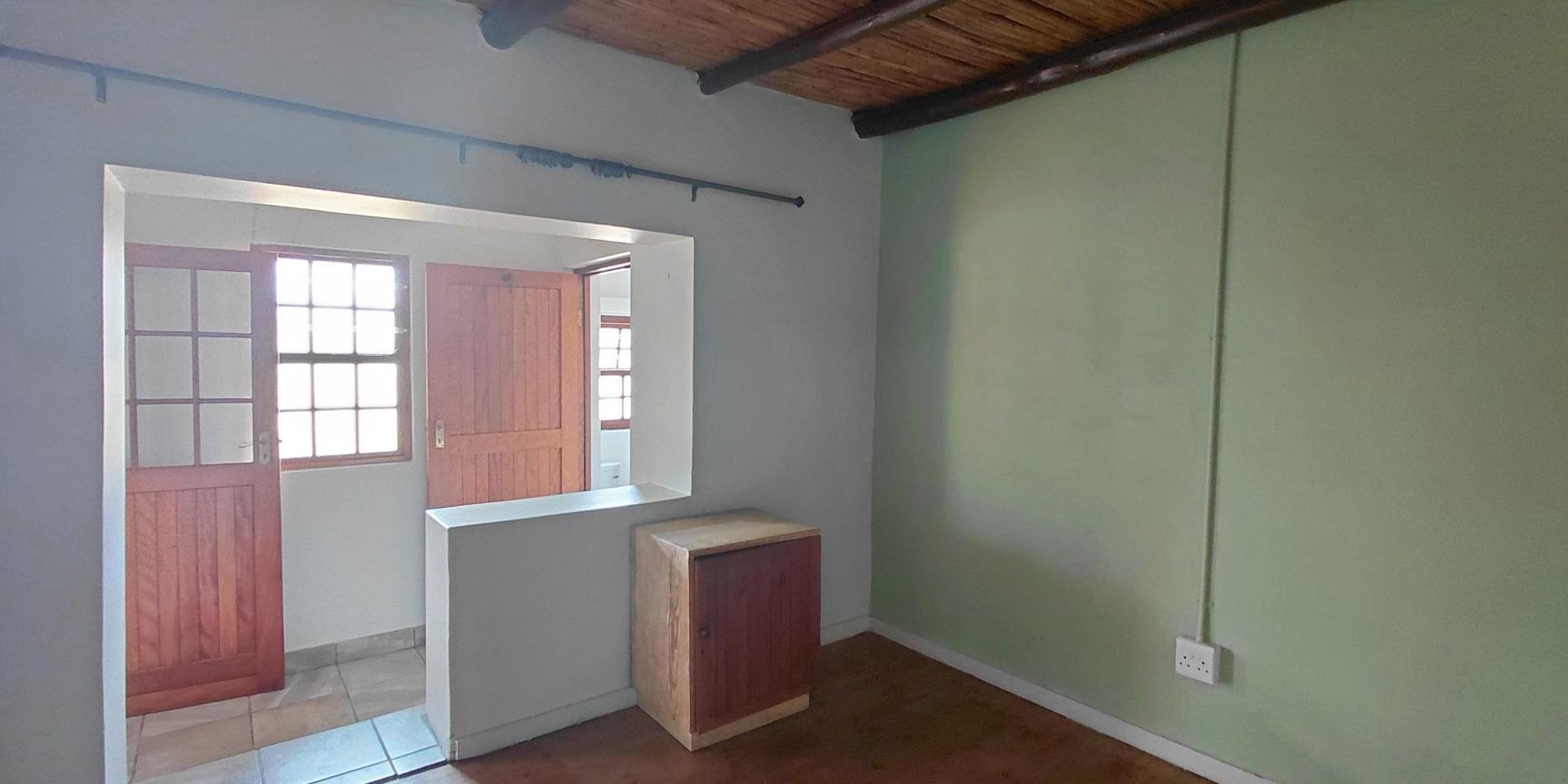 Image 4 of 6
