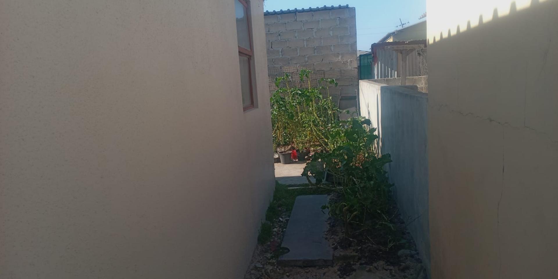 Image 3 of 6