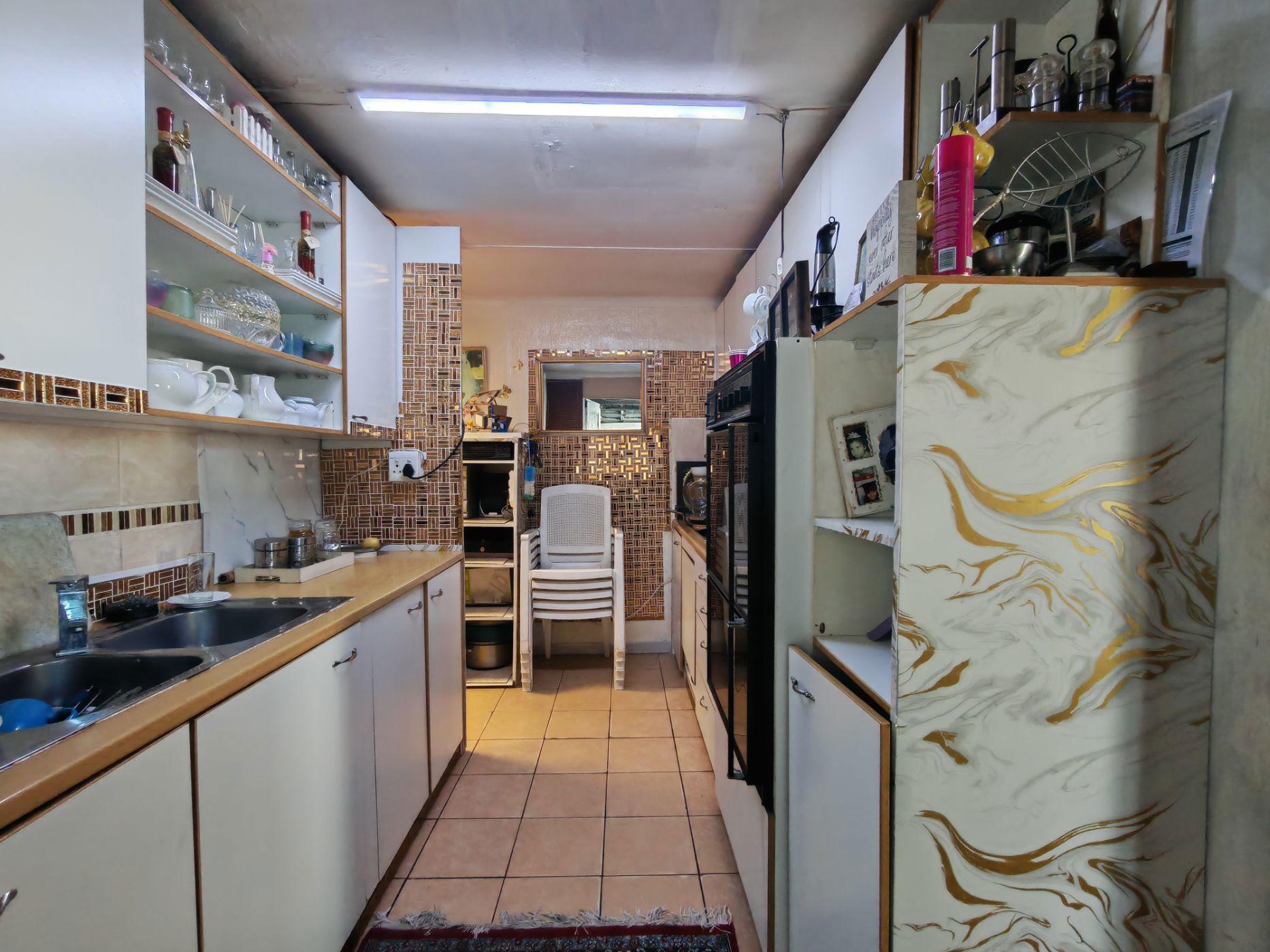 Image 5 of 6