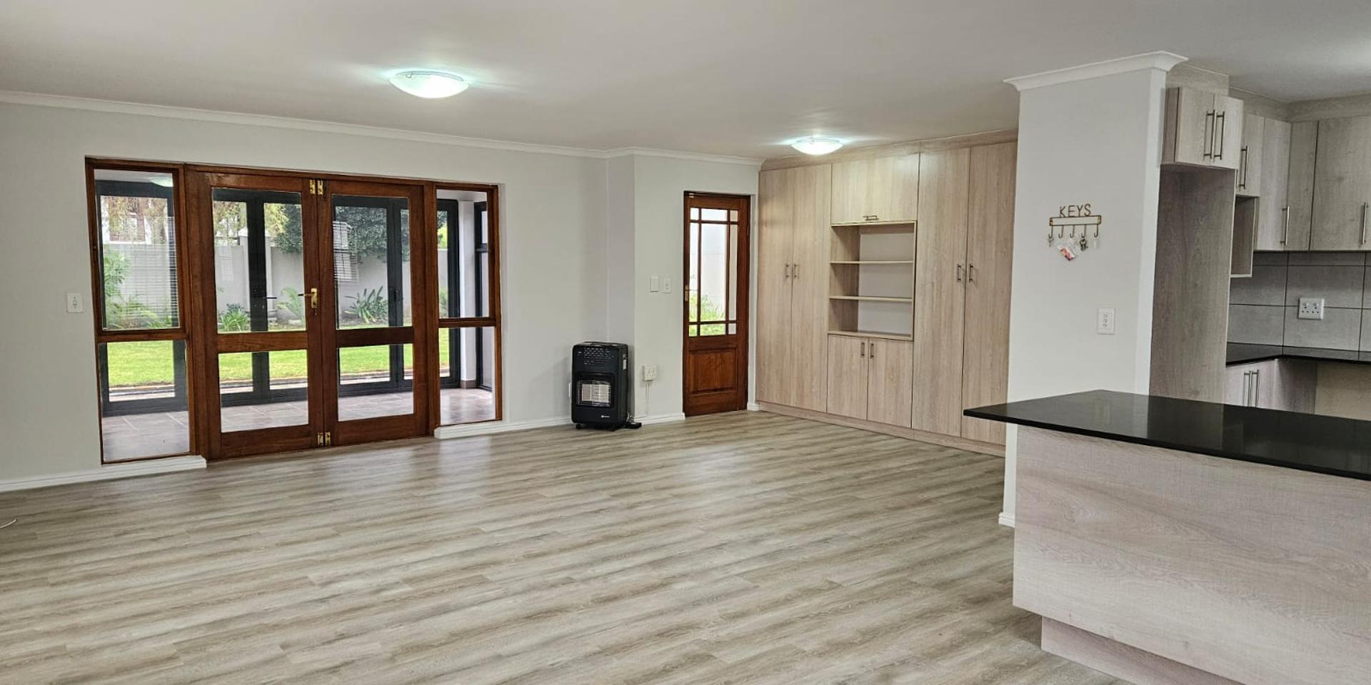 Image 4 of 6
