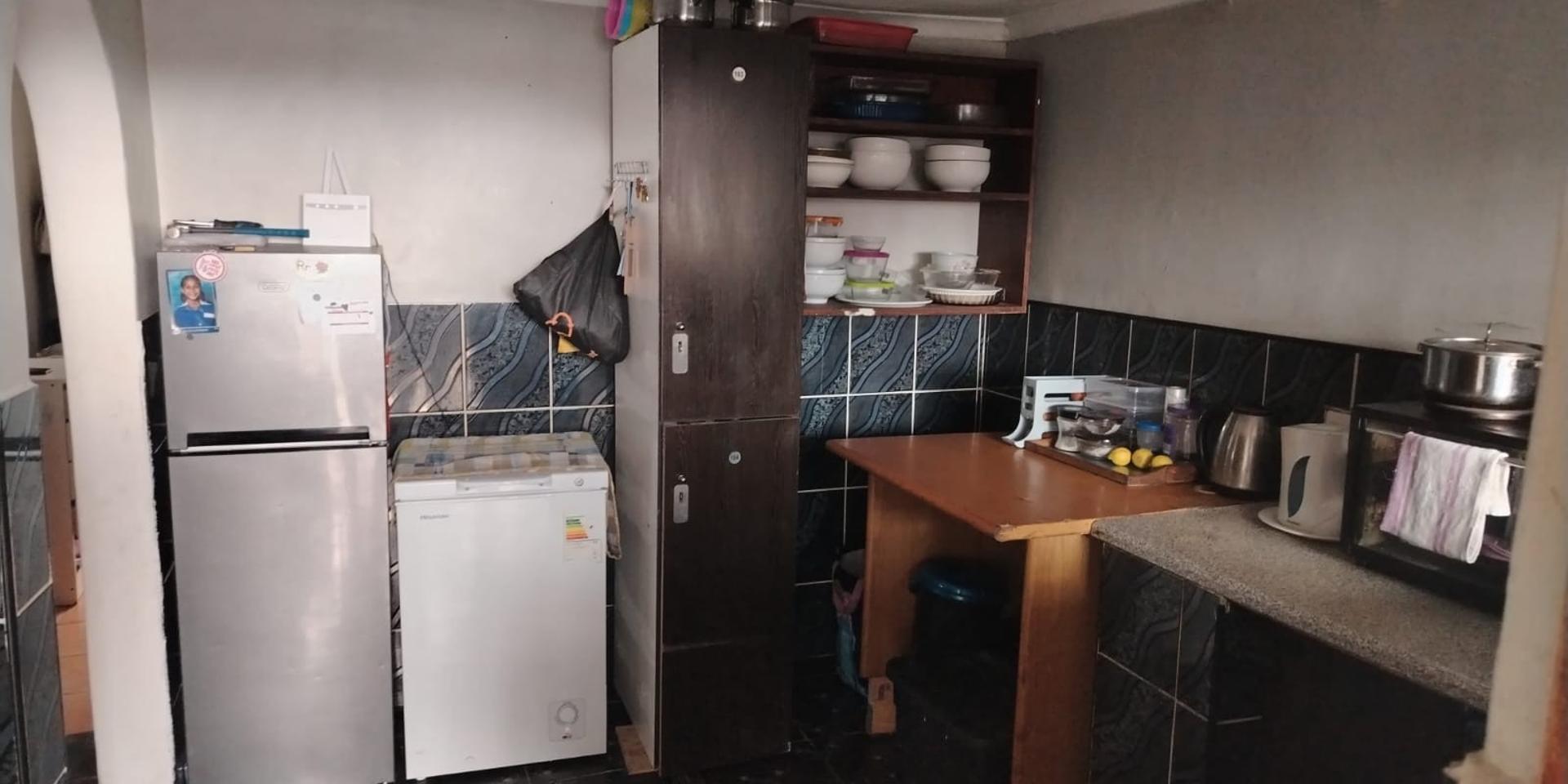 Image 2 of 6