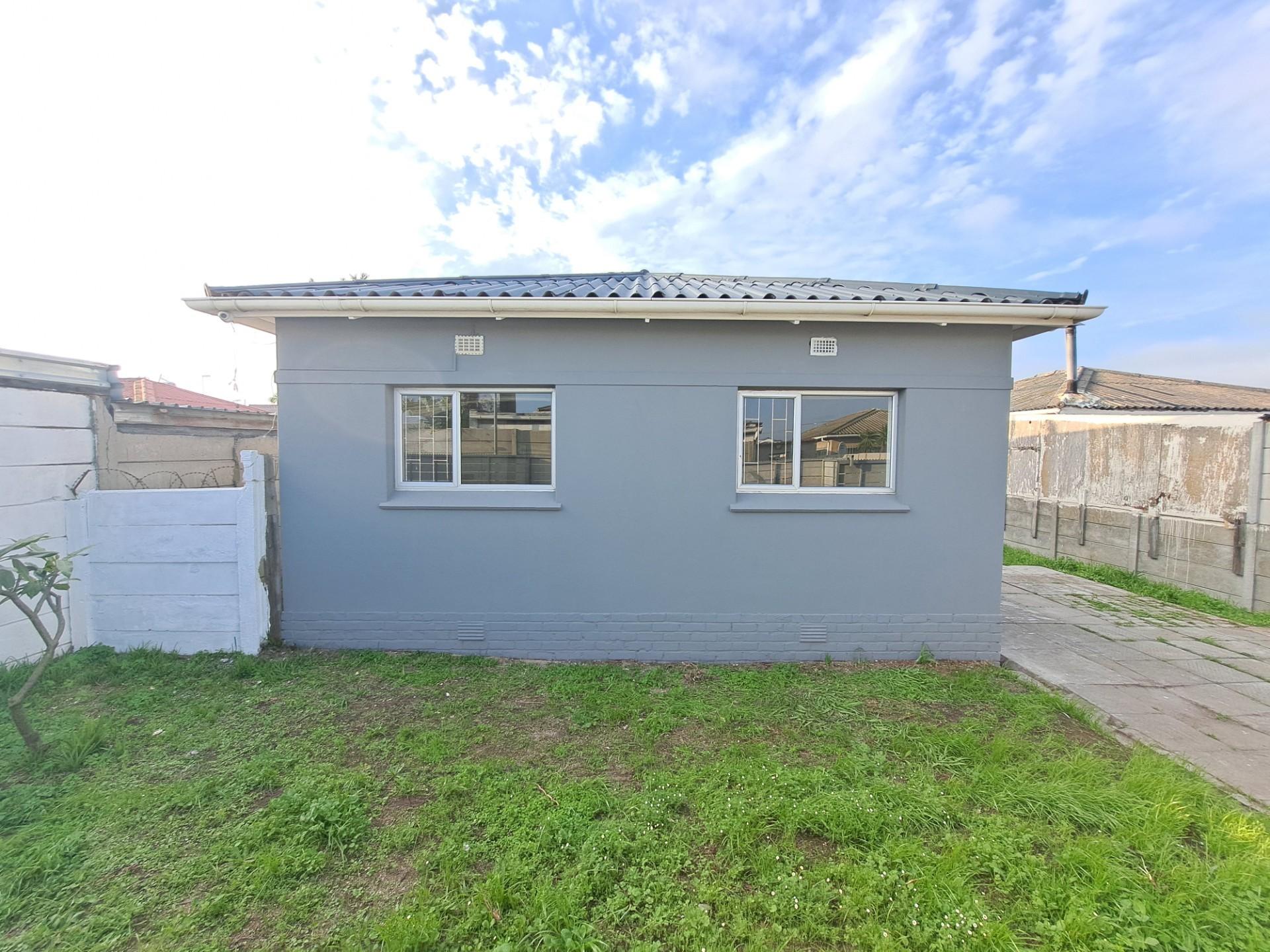 Image 4 of 6