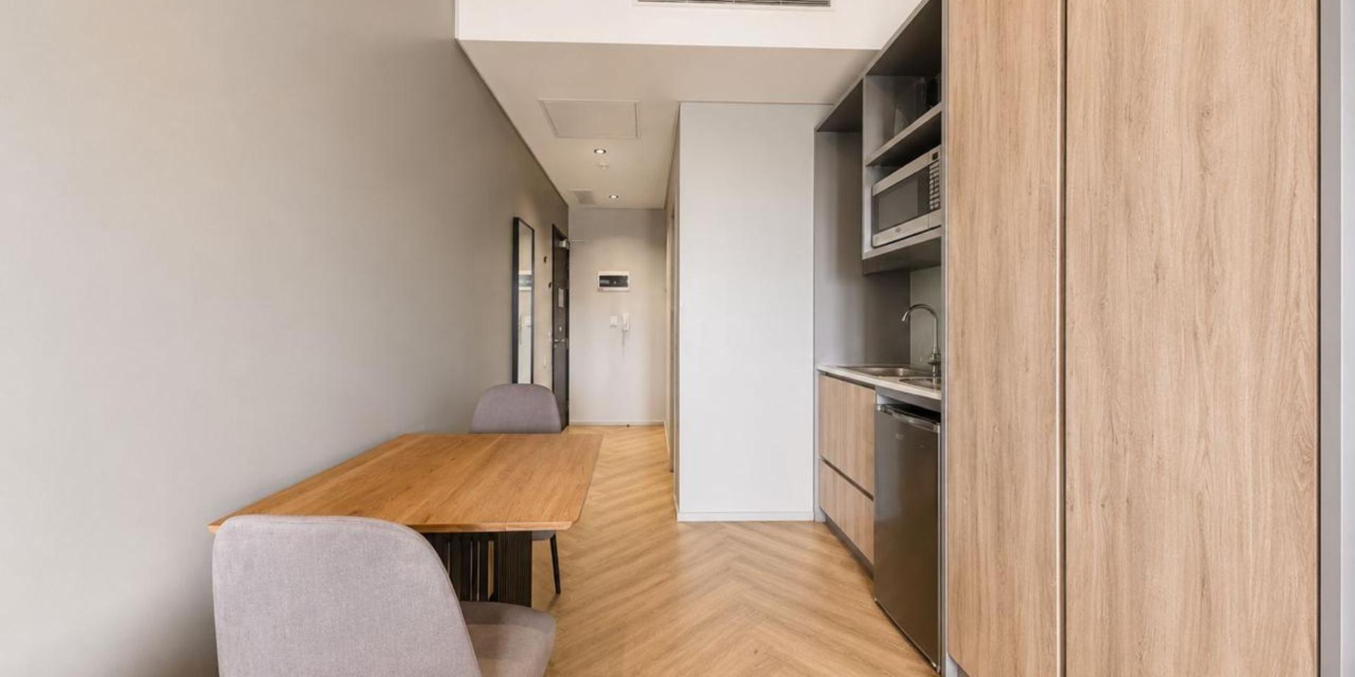 Image 5 of 6