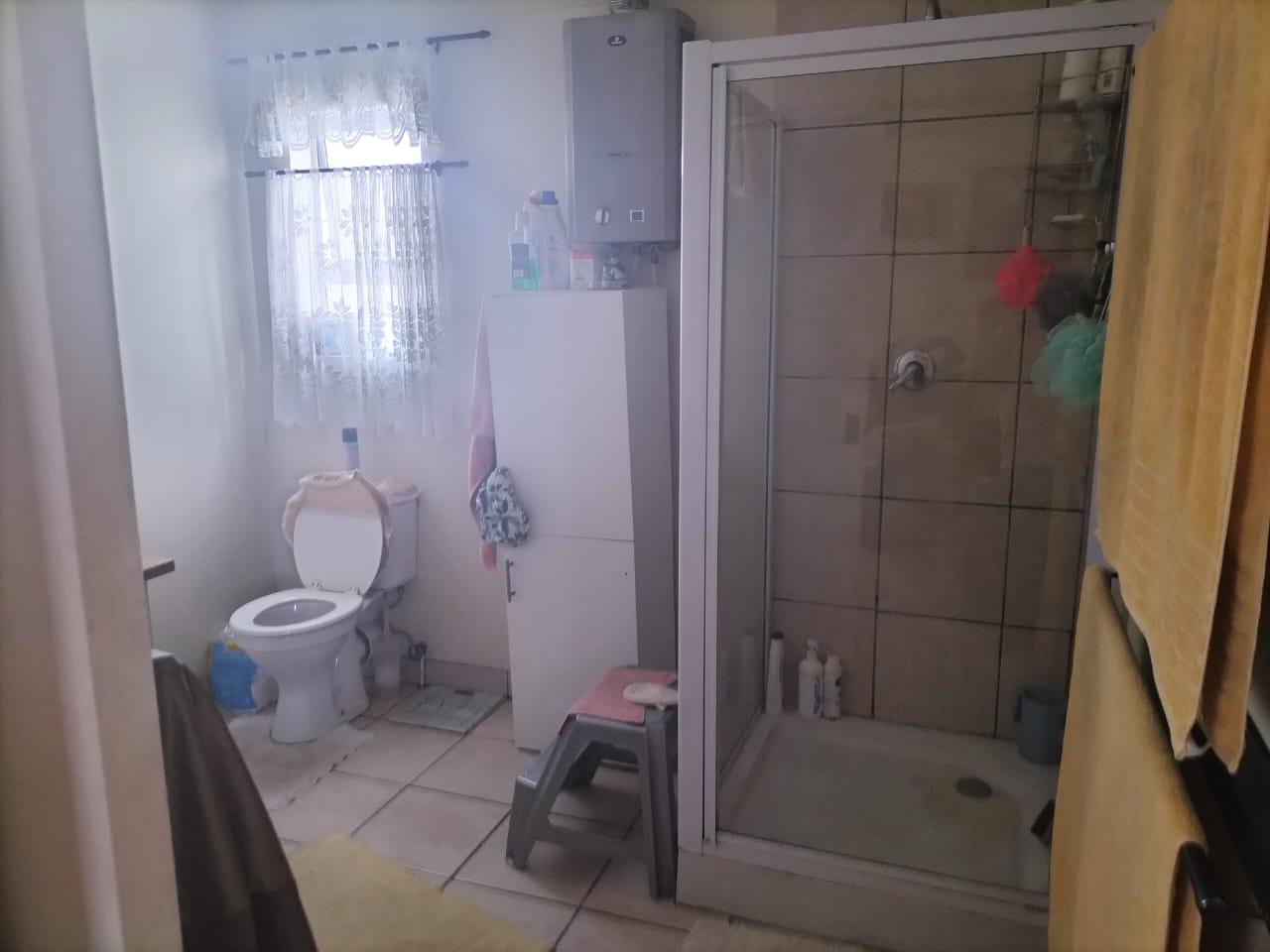 Image 4 of 6