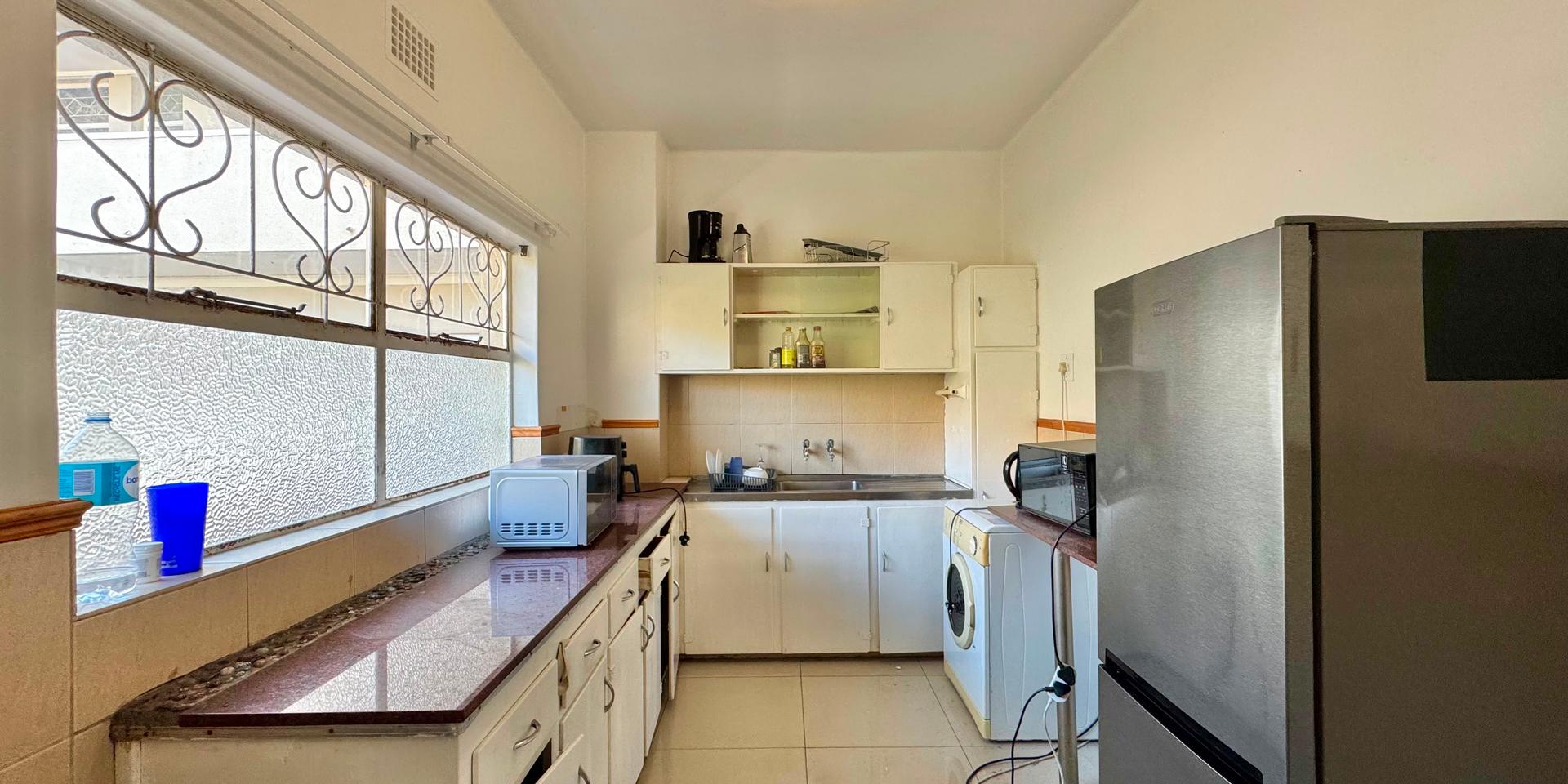 Image 3 of 6