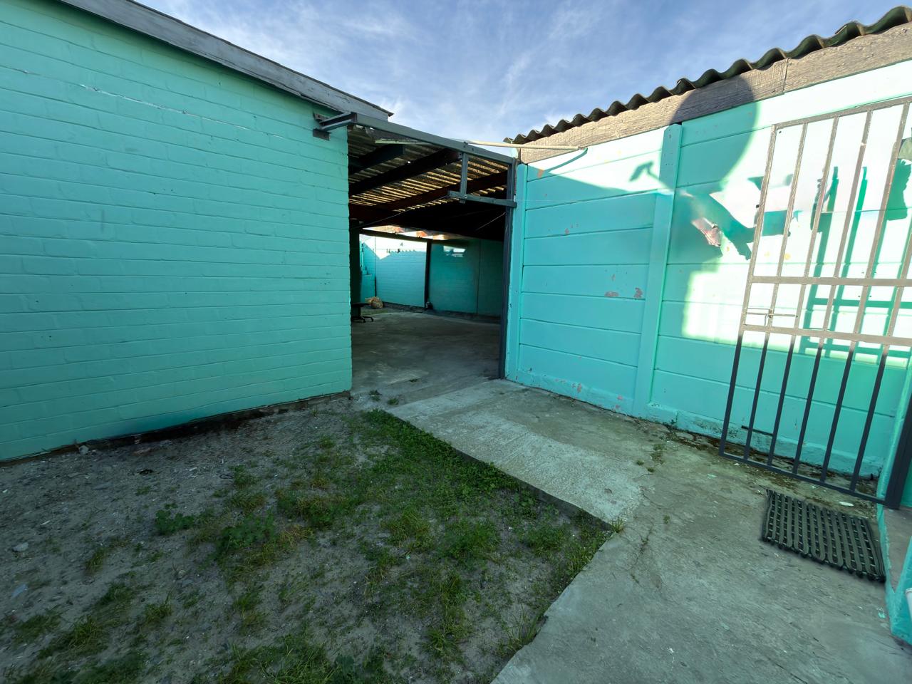 Image 4 of 6