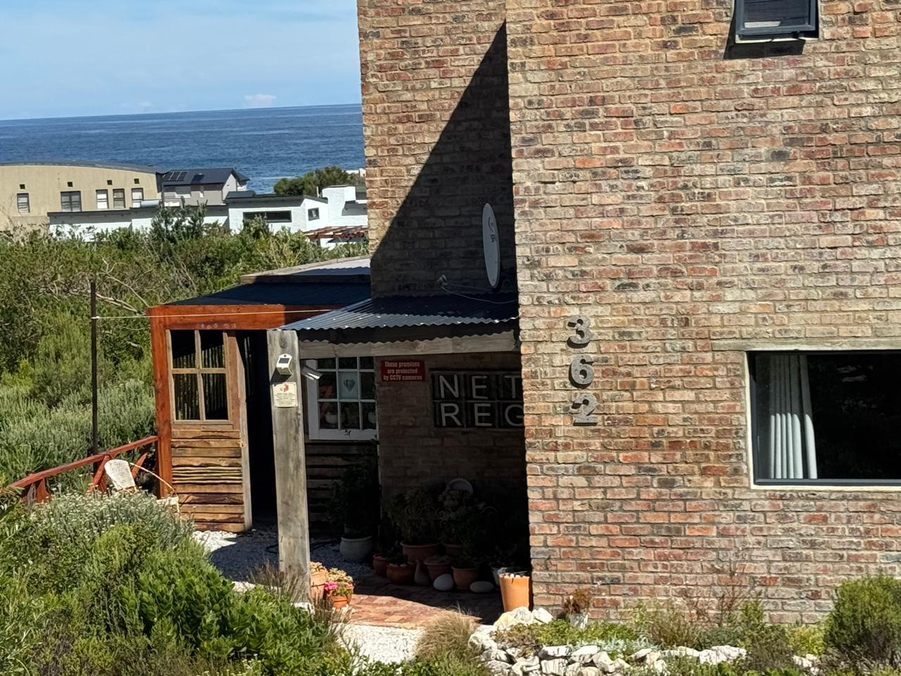Image 3 of 6