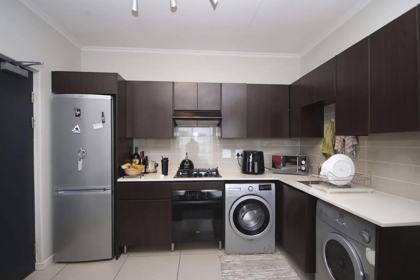 Image 4 of 6