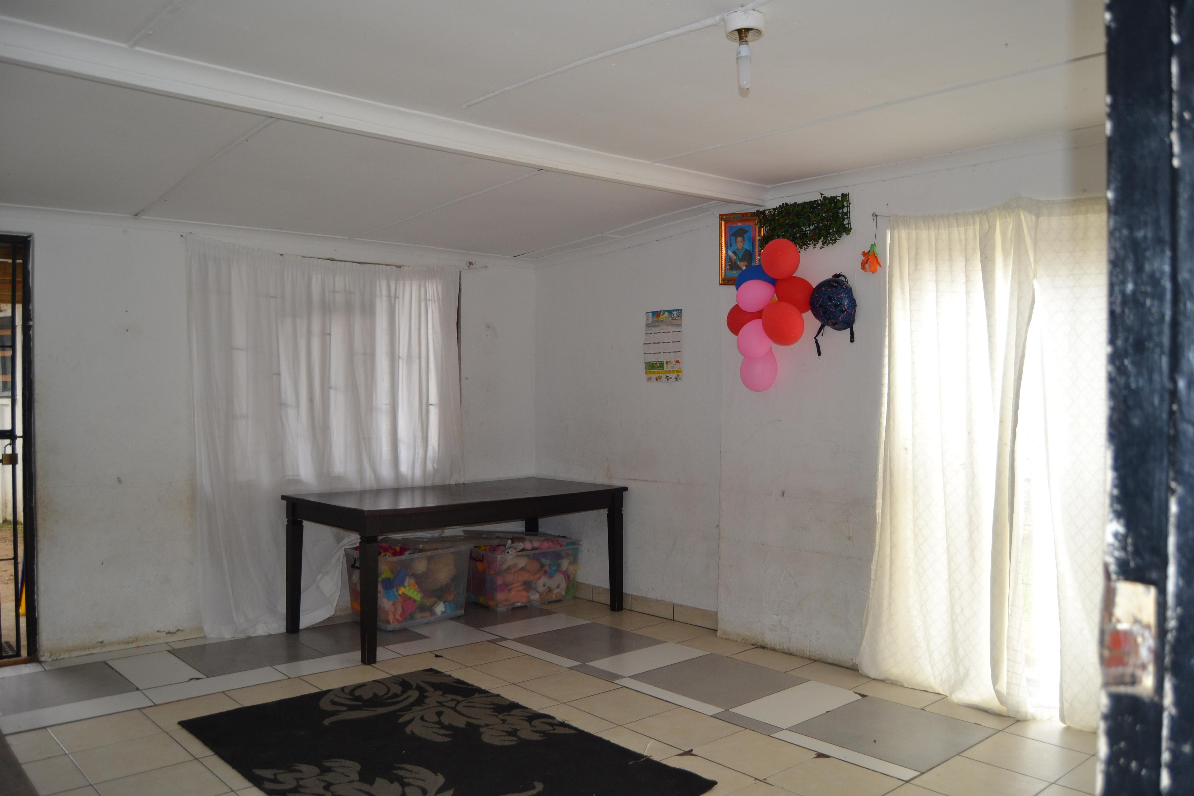 Image 2 of 6